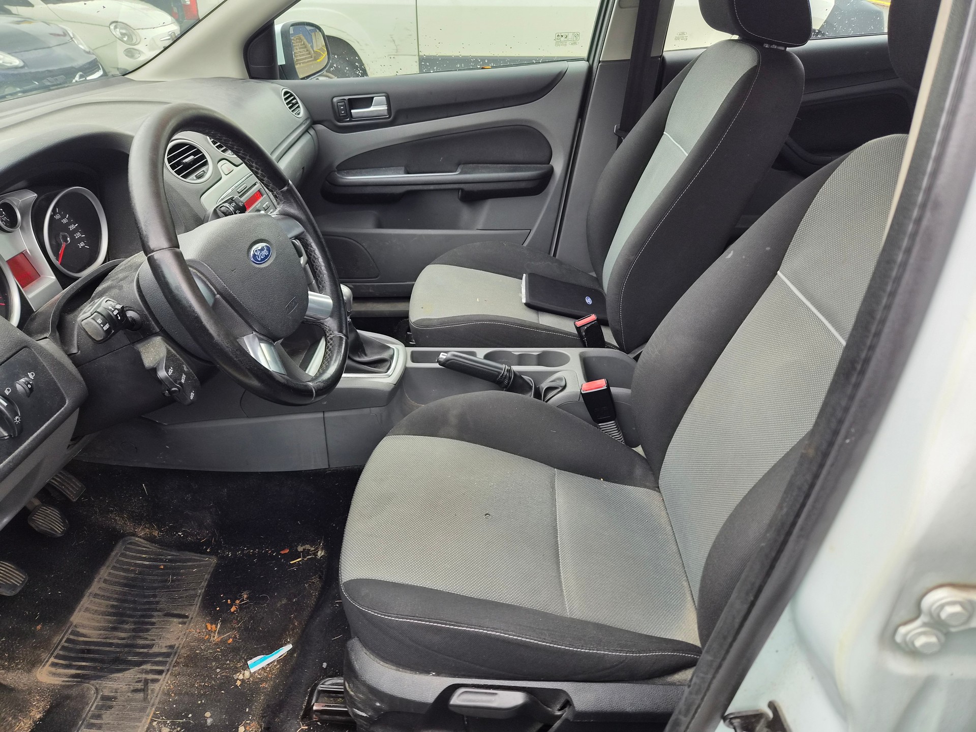 FORD Focus 1.6 TDCi Ambiente-image-7