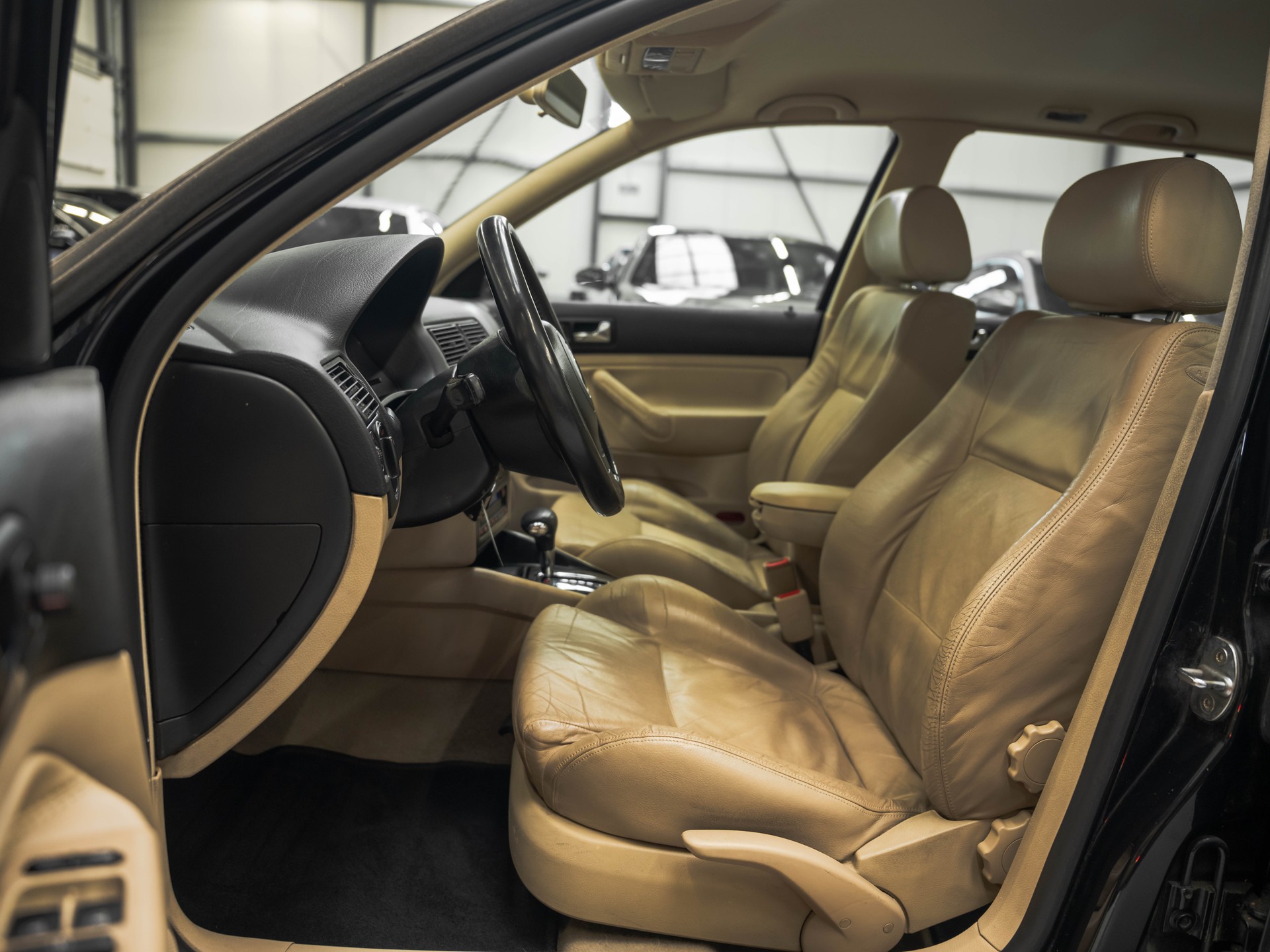 VW Golf 2.3 Highline-image-8