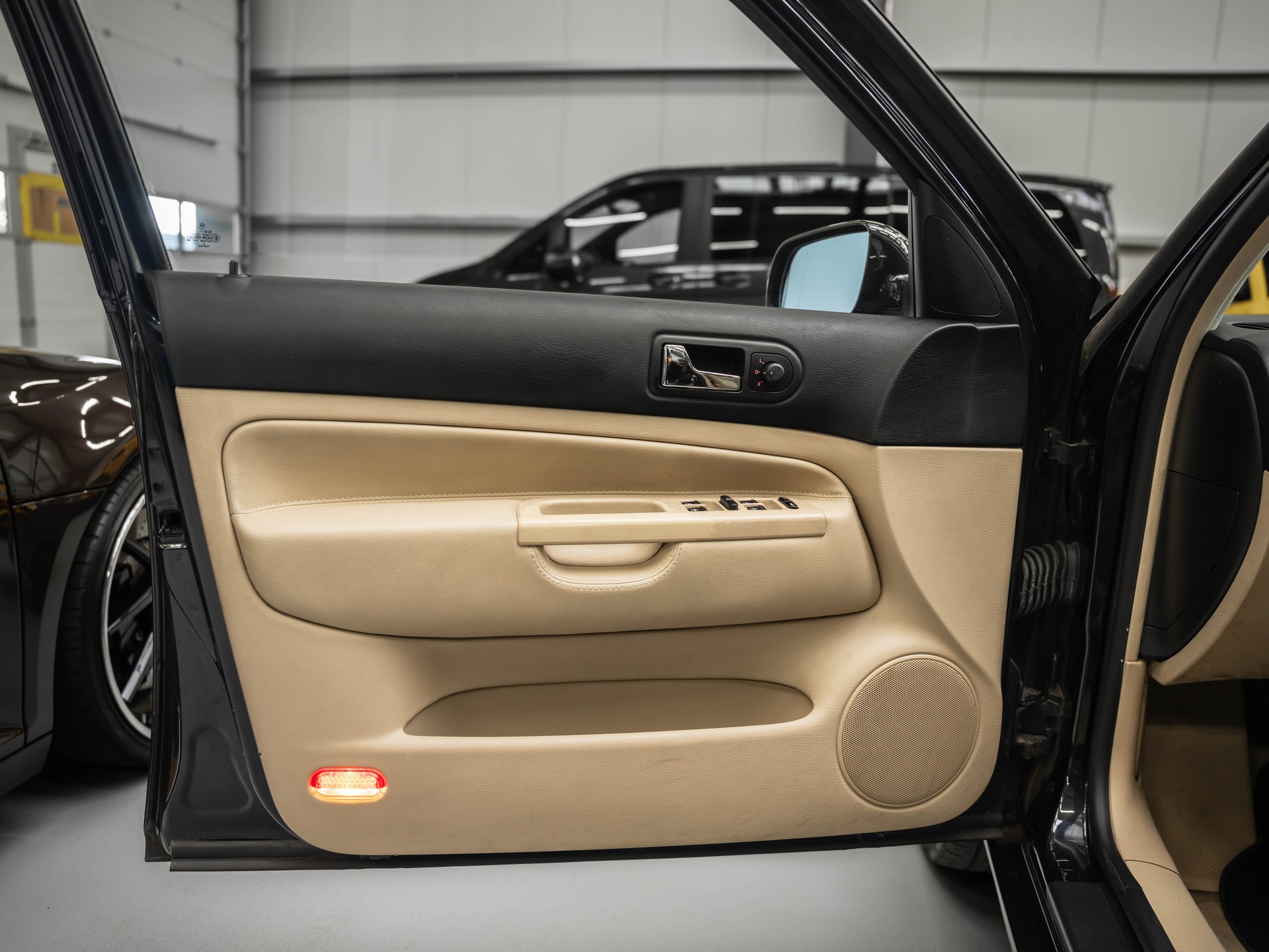 VW Golf 2.3 Highline-image-17