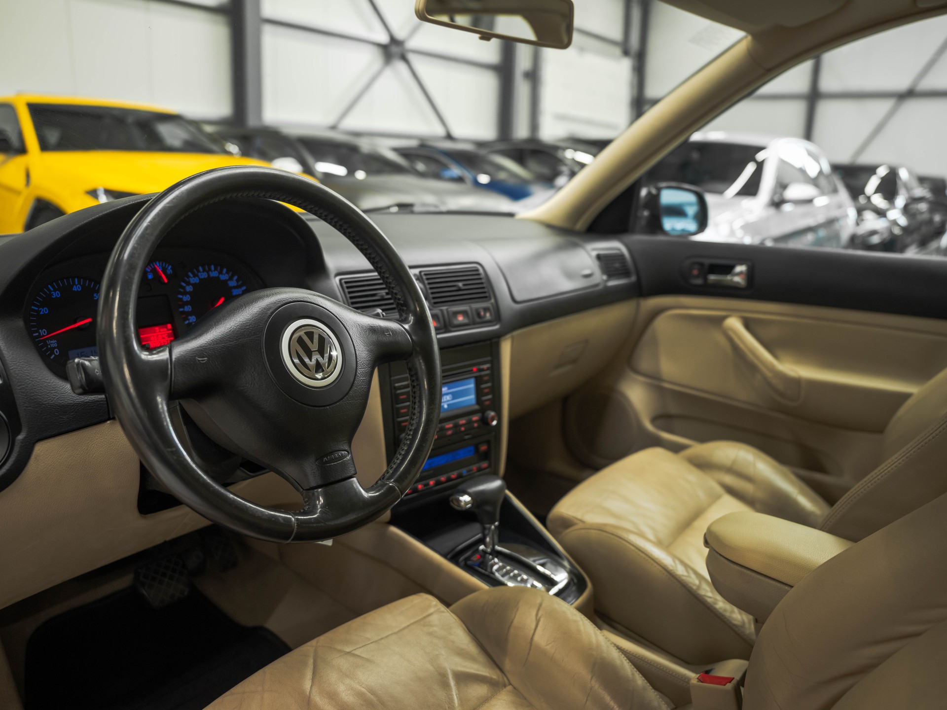 VW Golf 2.3 Highline-image-7