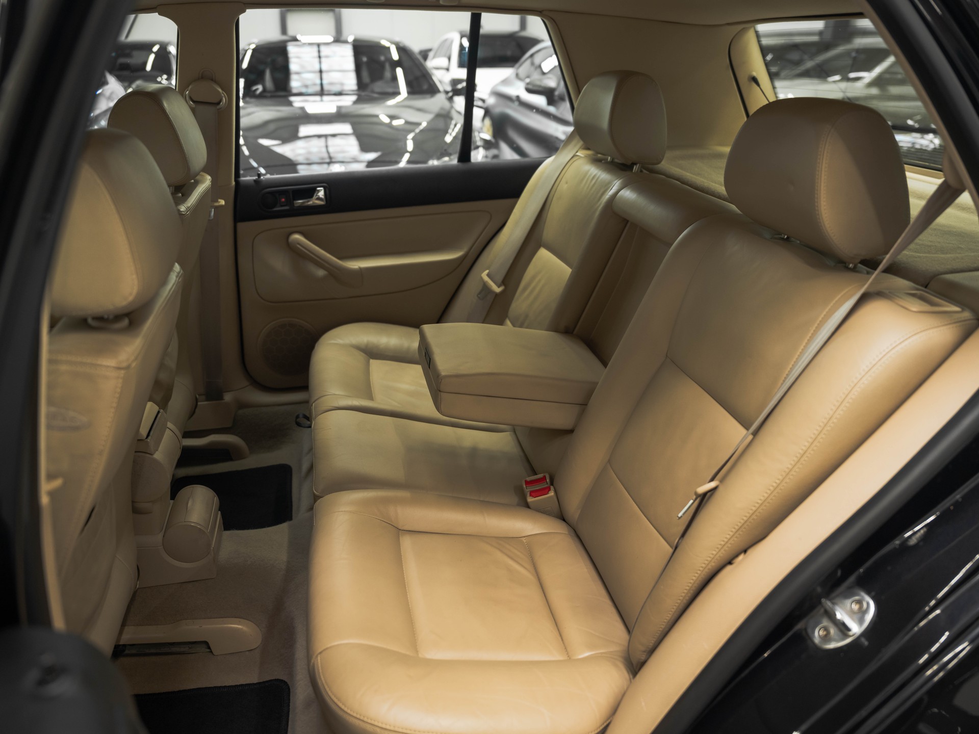 VW Golf 2.3 Highline-image-11