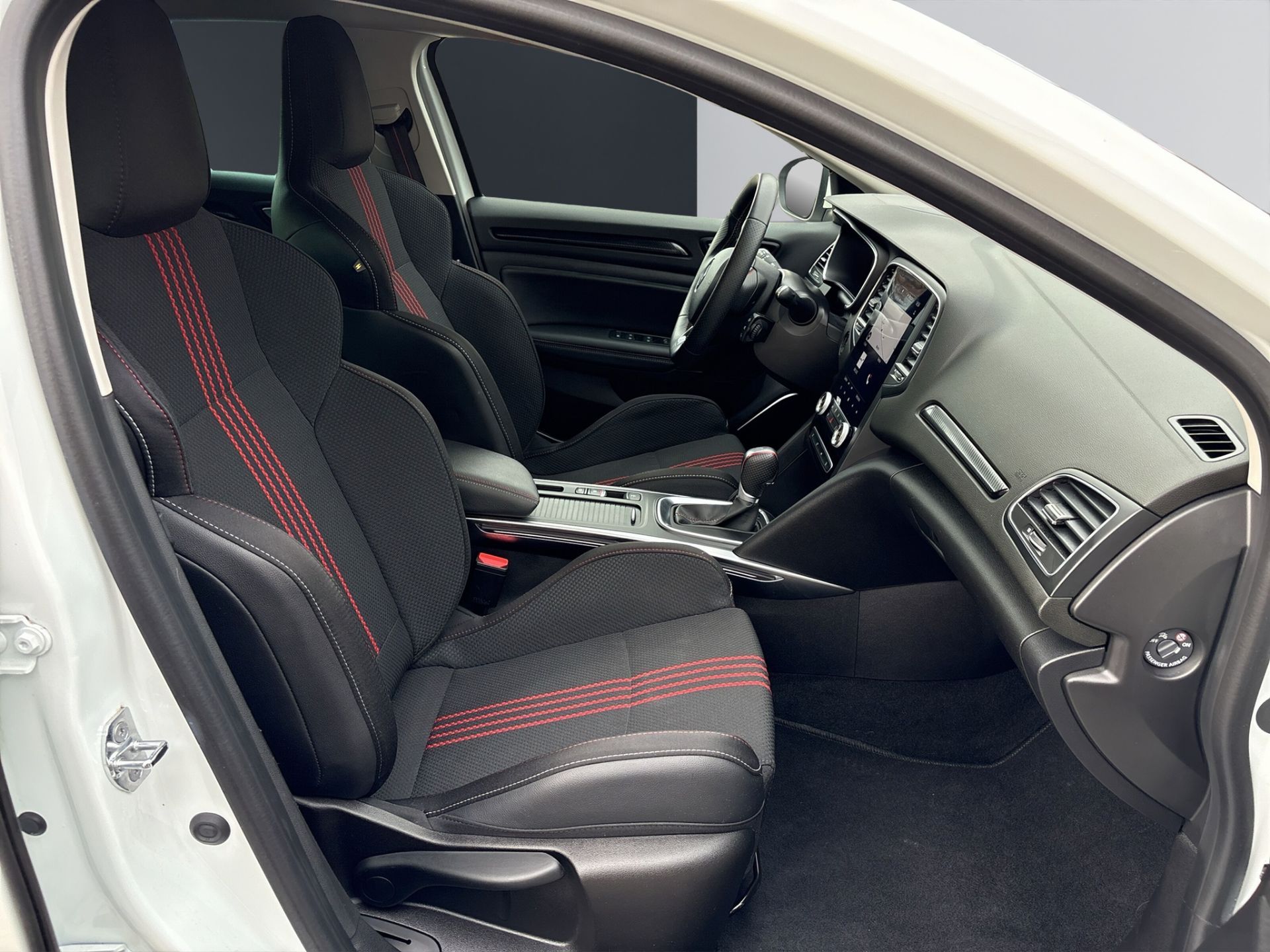 RENAULT Megane Mégane Grandtour 1.3 16V R.S. Line EDC-image-27