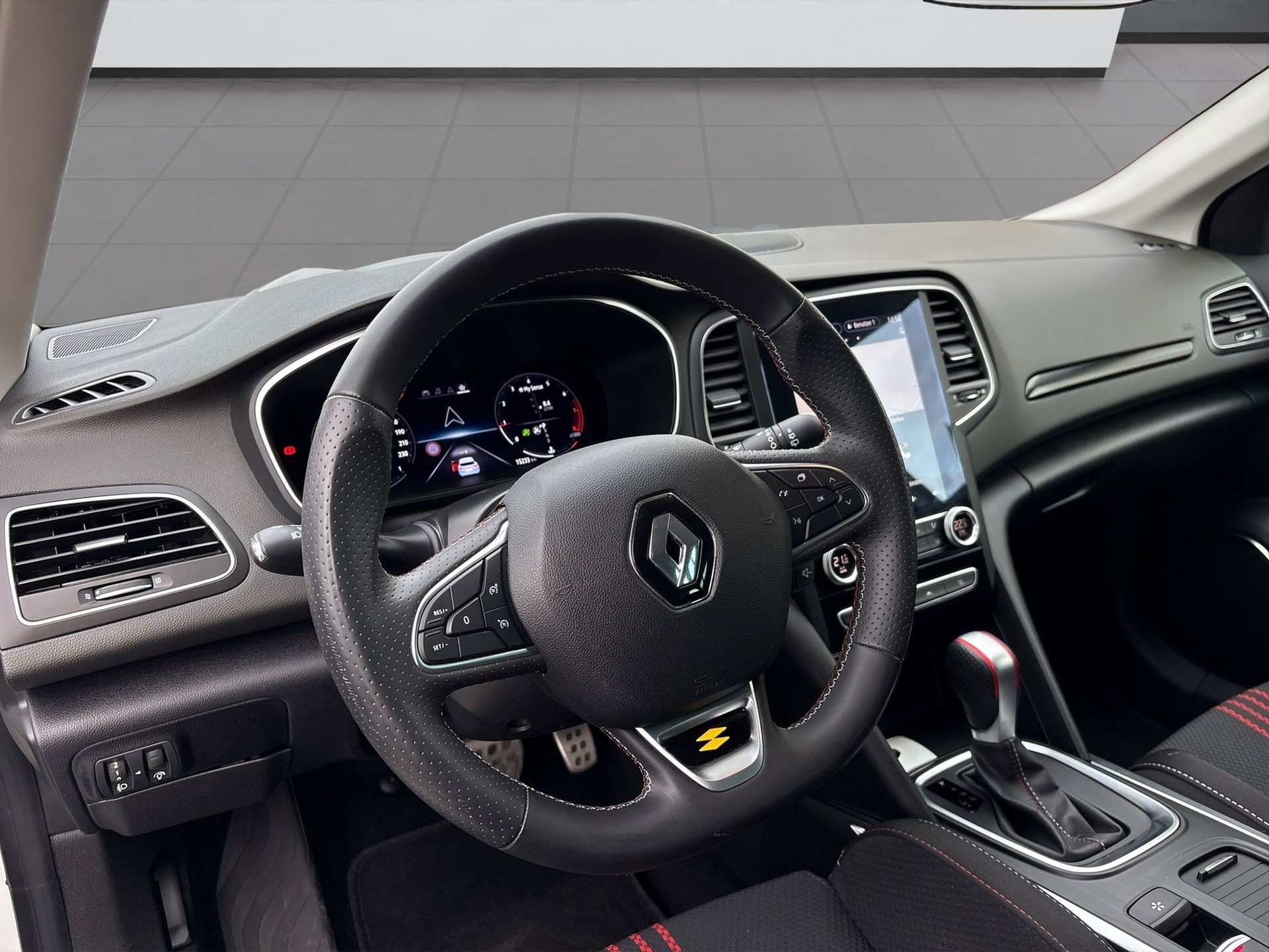RENAULT Megane Mégane Grandtour 1.3 16V R.S. Line EDC-image-10