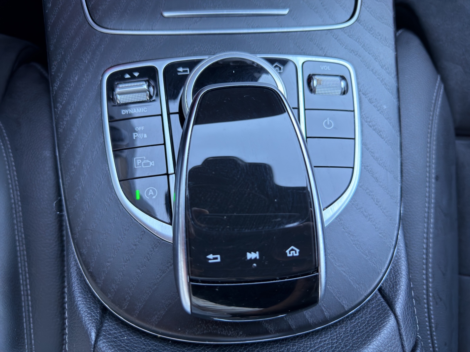 MERCEDES-BENZ E 200 AMG Line 4Matic 9G-Tronic-image-21