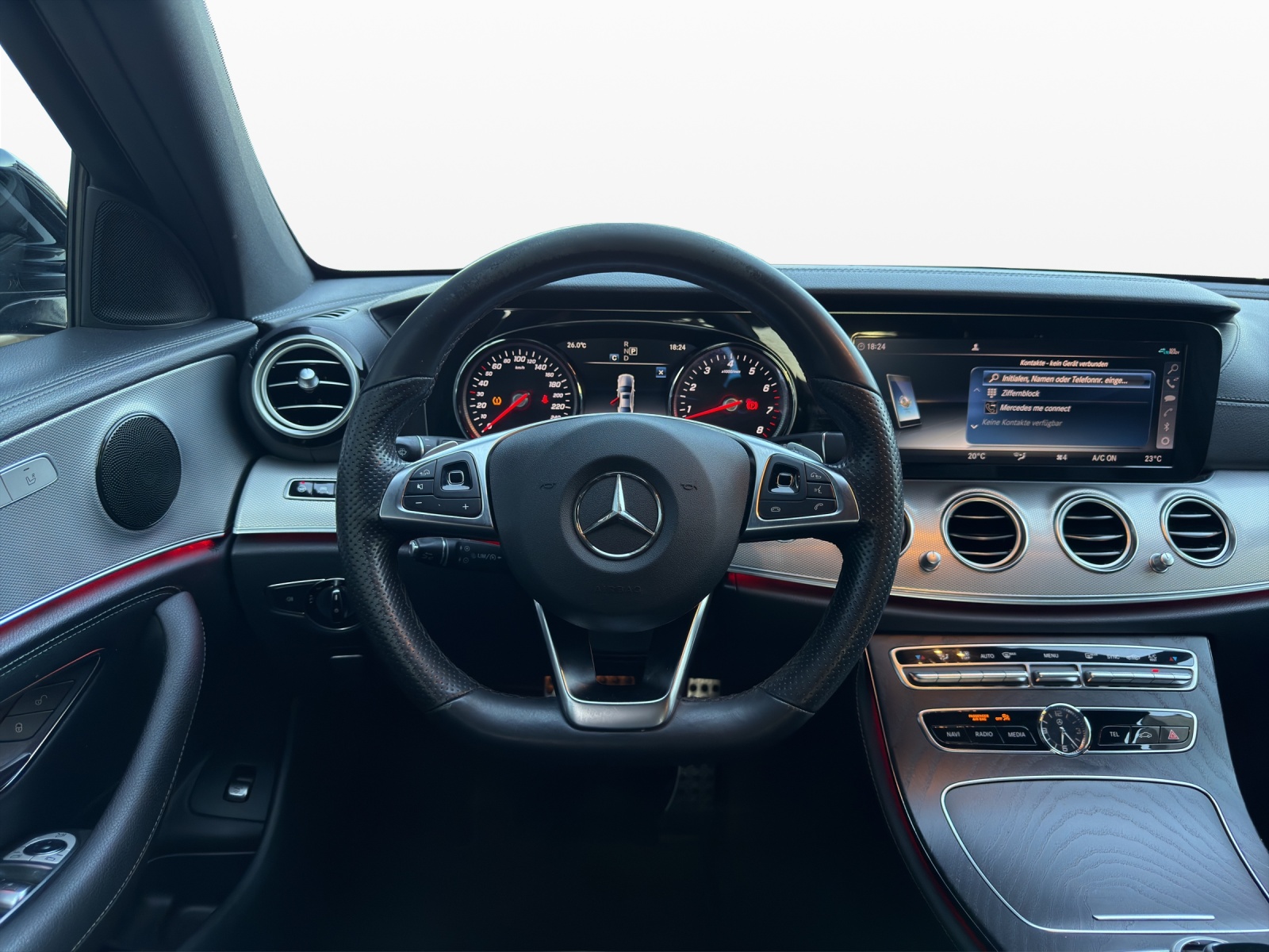 MERCEDES-BENZ E 200 AMG Line 4Matic 9G-Tronic-image-10