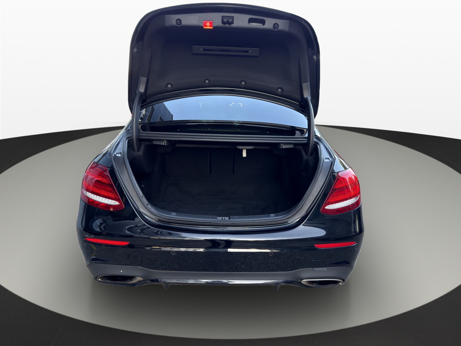 MERCEDES-BENZ E 200 AMG Line 4Matic 9G-Tronic-image-19