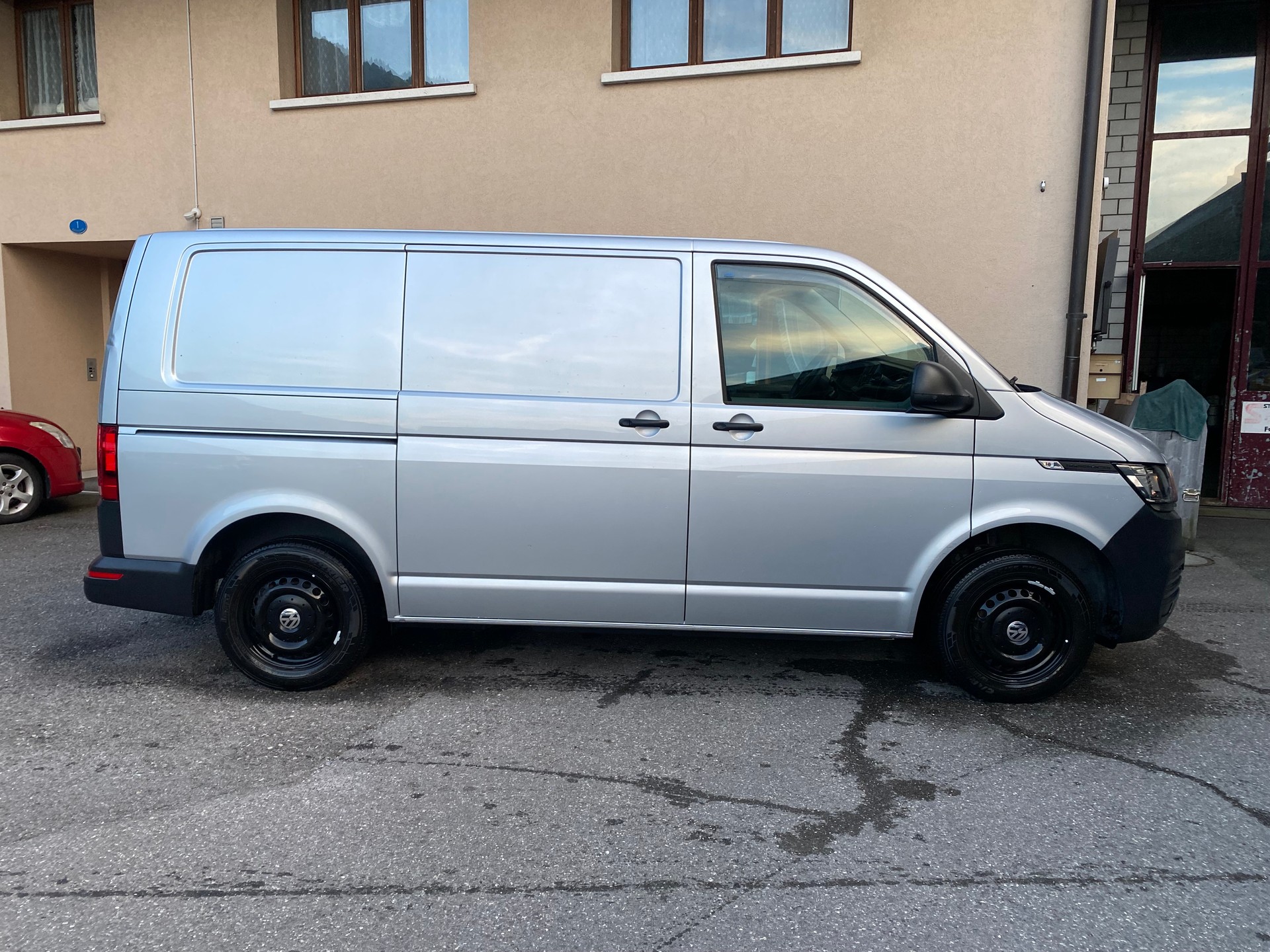 VW T6.1 2.0 TDI 4Motion DSG-image-8