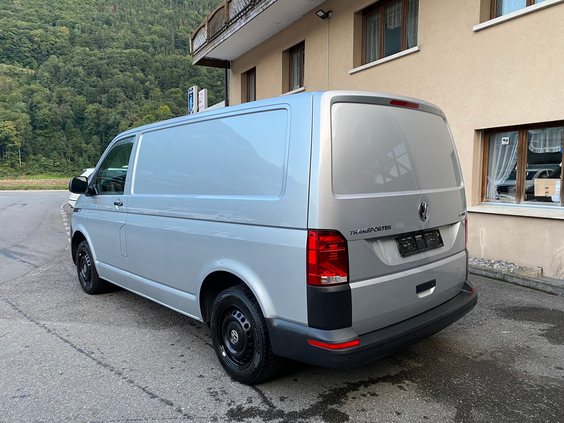 VW T6.1 2.0 TDI 4Motion DSG-image-12
