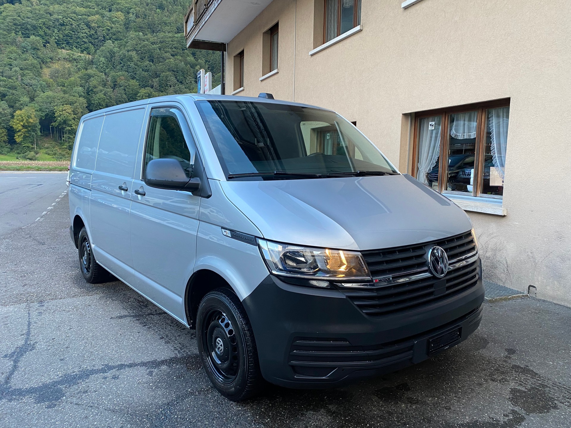 VW T6.1 2.0 TDI 4Motion DSG-image-7