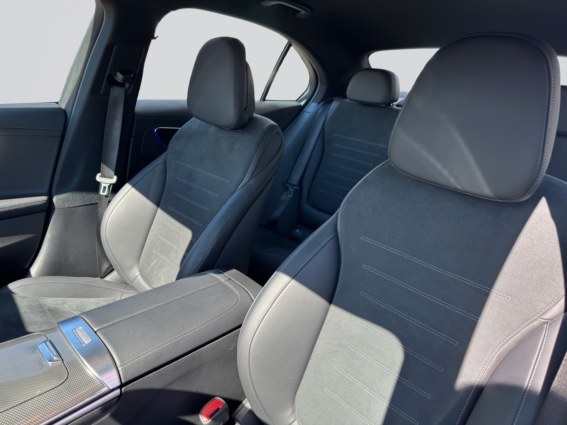 MERCEDES-BENZ C 300 AMG Line-image-5