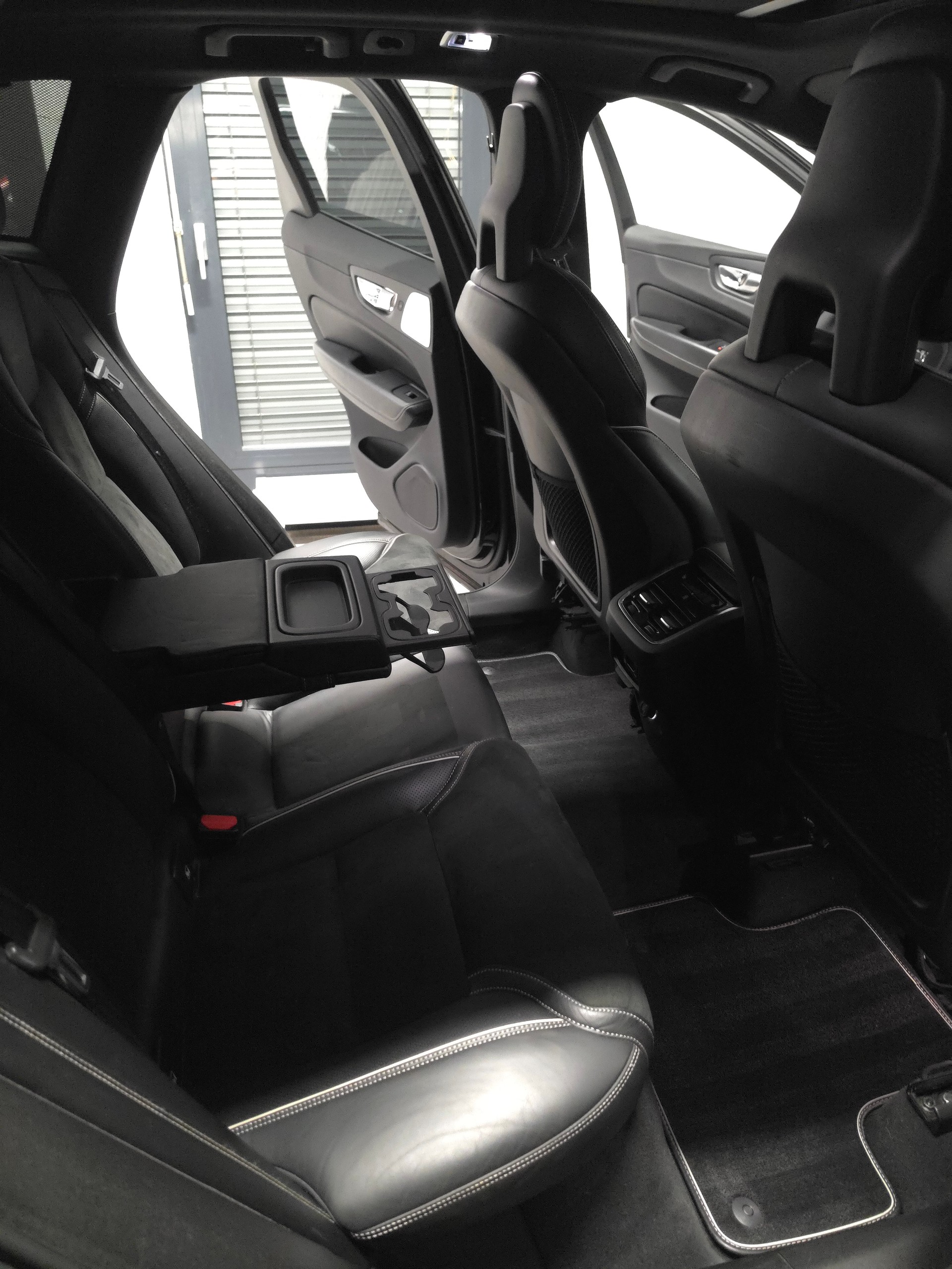VOLVO XC60 T5 AWD R-Design Geartronic-image-11