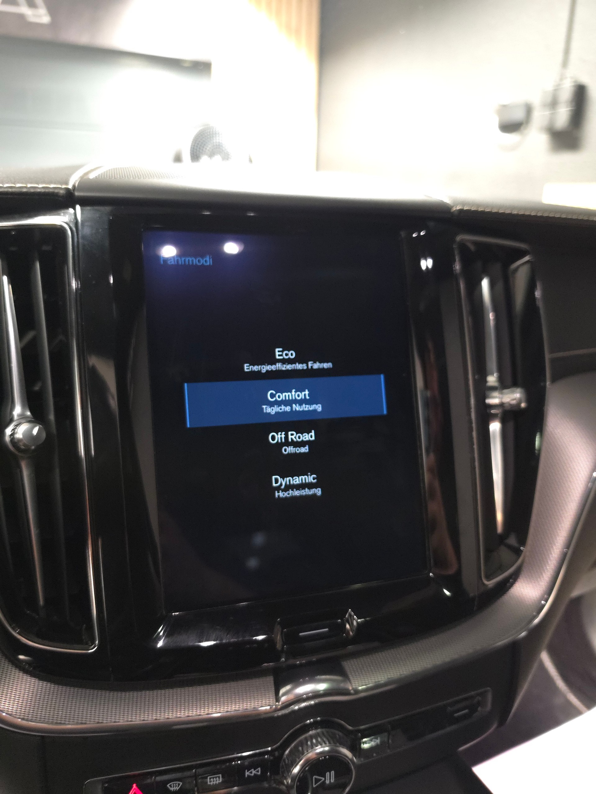 VOLVO XC60 T5 AWD R-Design Geartronic-image-17