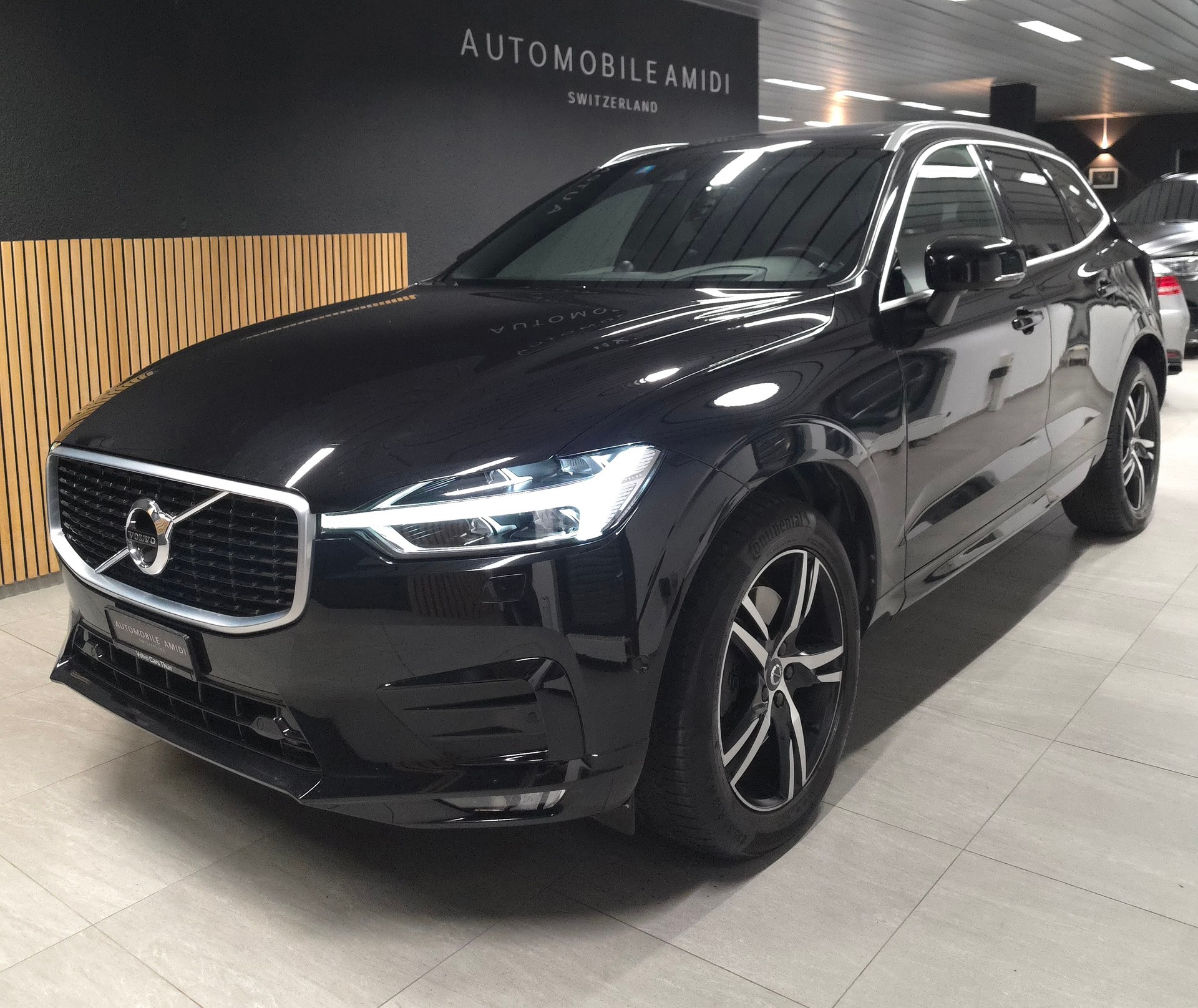 VOLVO XC60 T5 AWD R-Design Geartronic-image-0