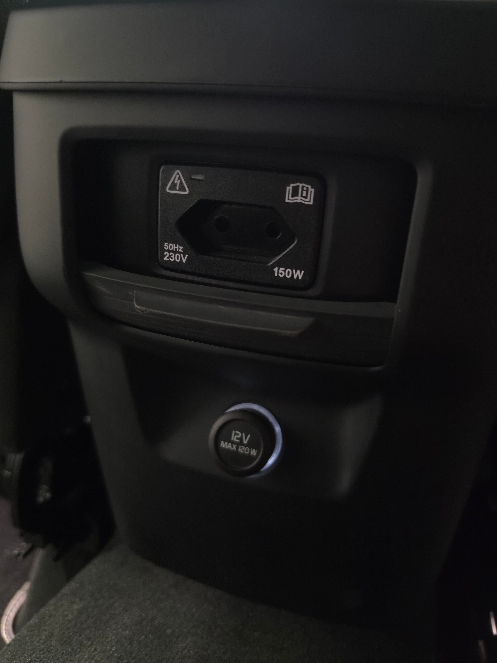 VOLVO XC60 T5 AWD R-Design Geartronic-image-13