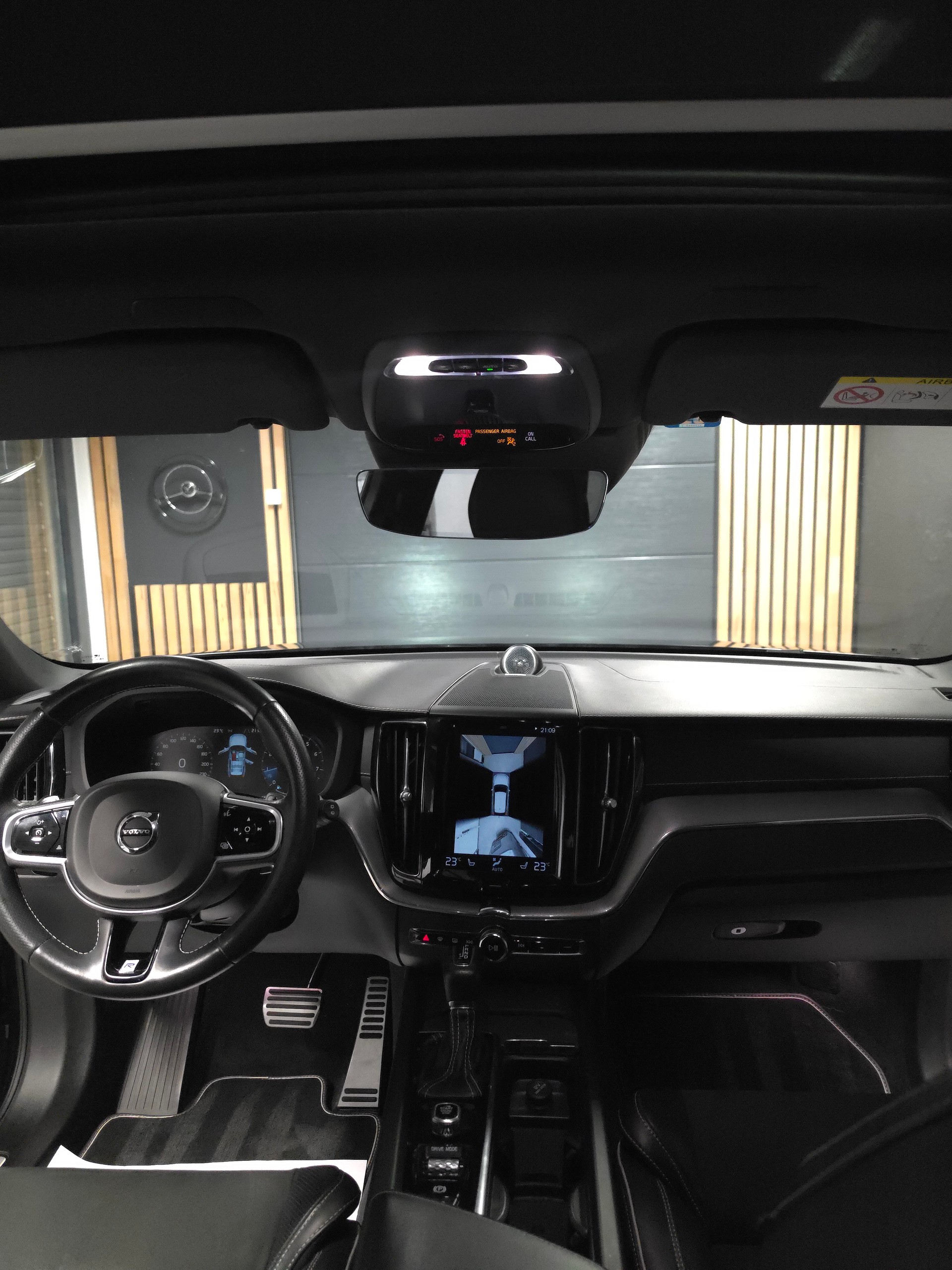 VOLVO XC60 T5 AWD R-Design Geartronic-image-7