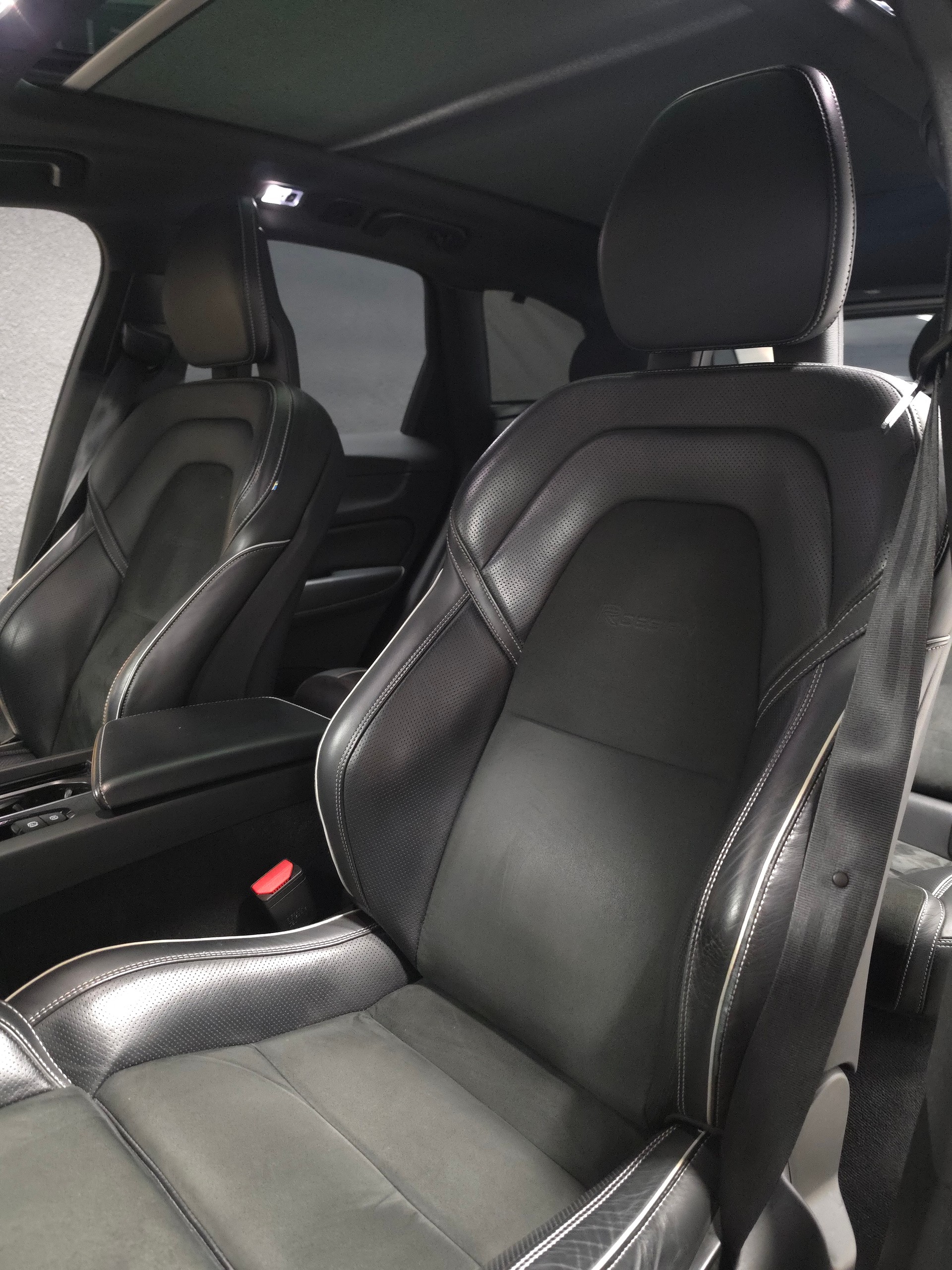 VOLVO XC60 T5 AWD R-Design Geartronic-image-14