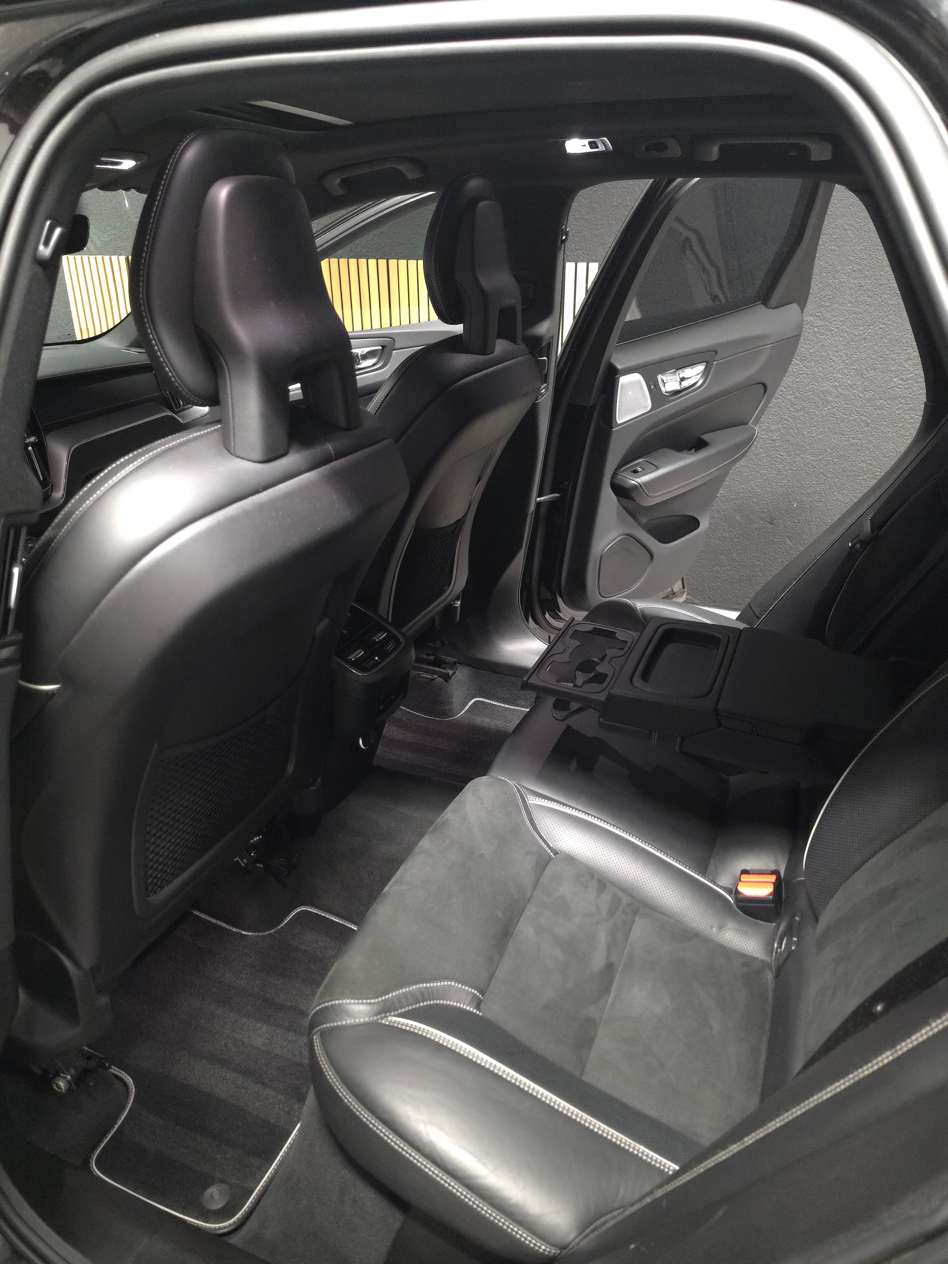 VOLVO XC60 T5 AWD R-Design Geartronic-image-9