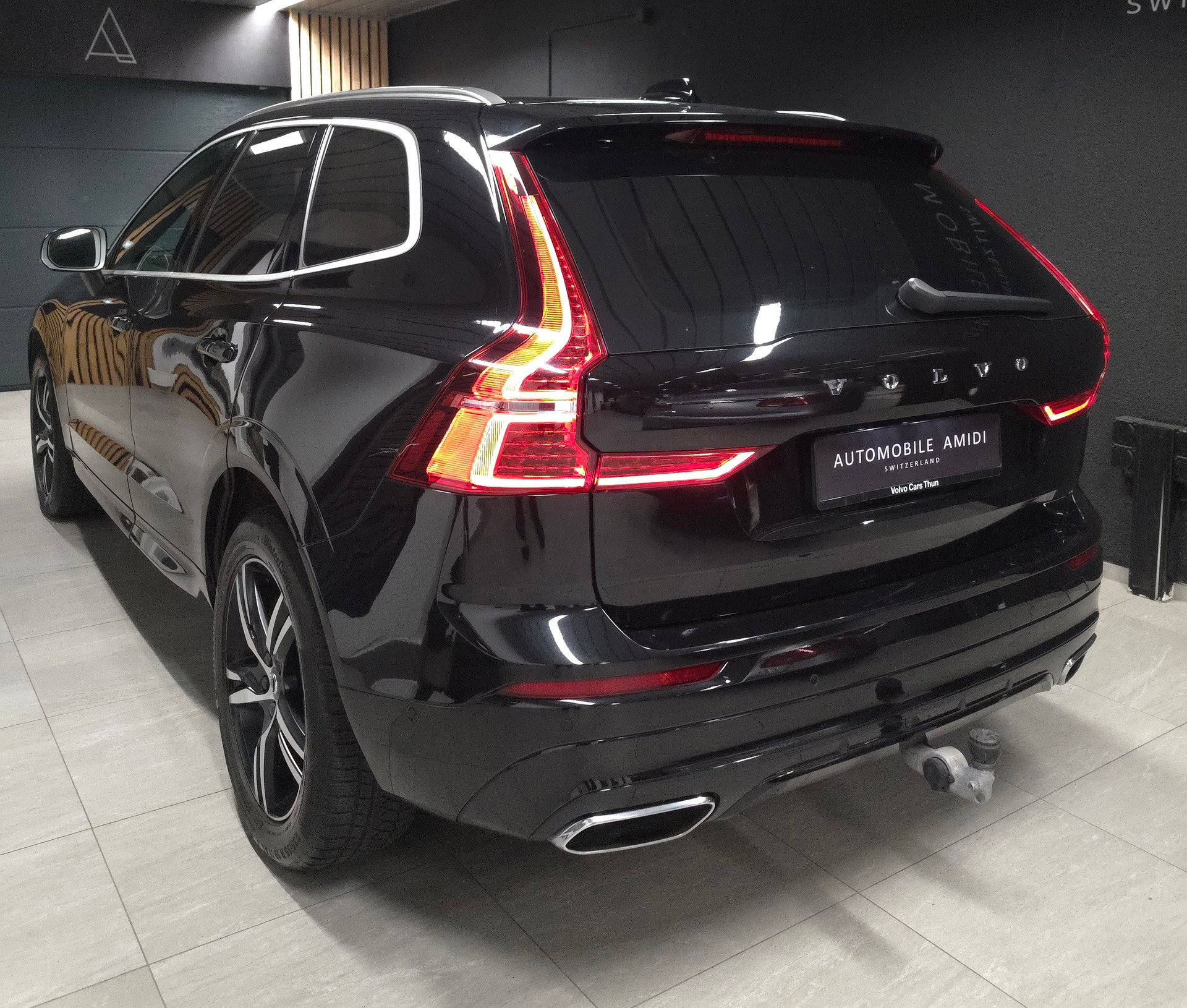 VOLVO XC60 T5 AWD R-Design Geartronic-image-2