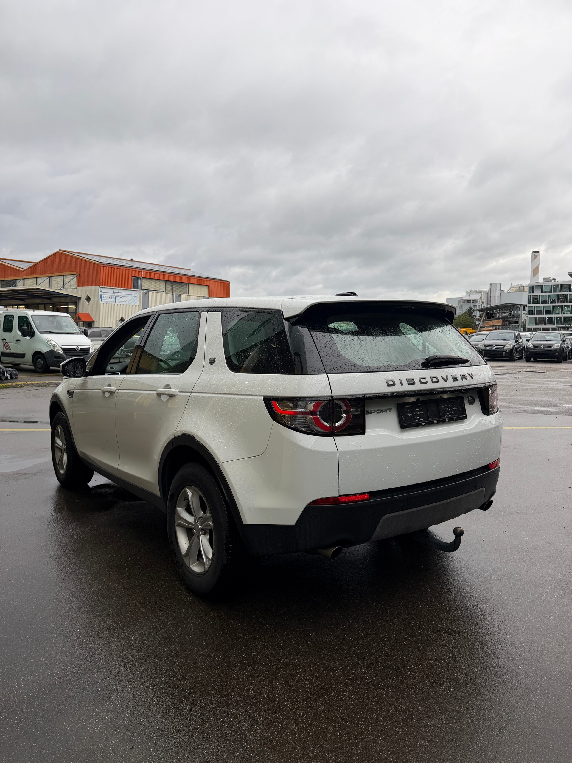 LAND ROVER Discovery Sport 2.0 TD4 Pure AT9-image-3