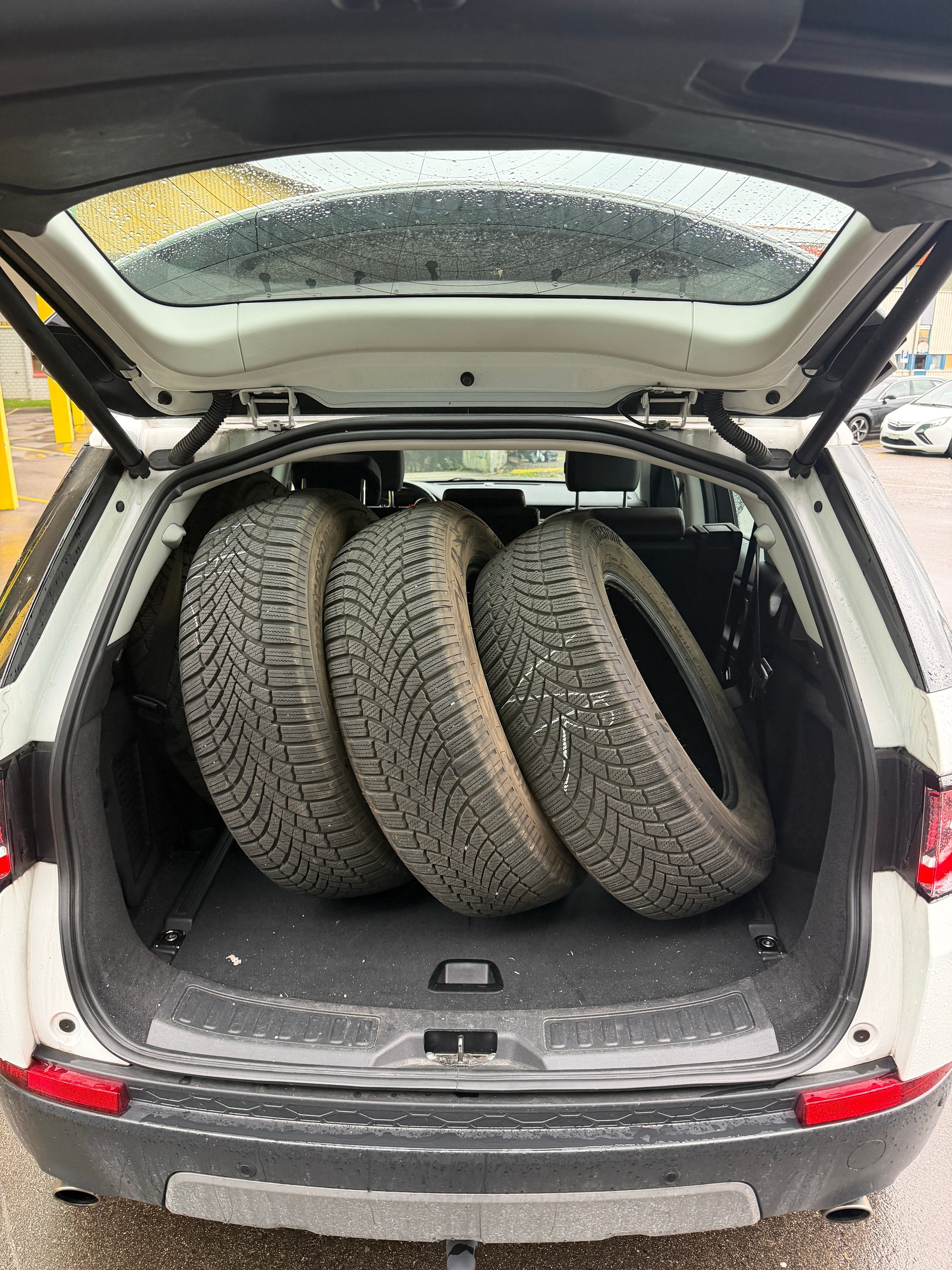 LAND ROVER Discovery Sport 2.0 TD4 Pure AT9-image-13