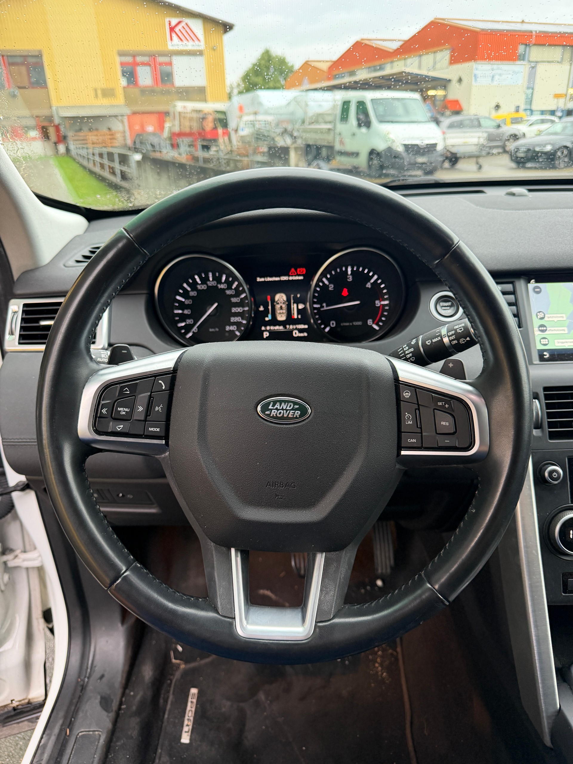LAND ROVER Discovery Sport 2.0 TD4 Pure AT9-image-9