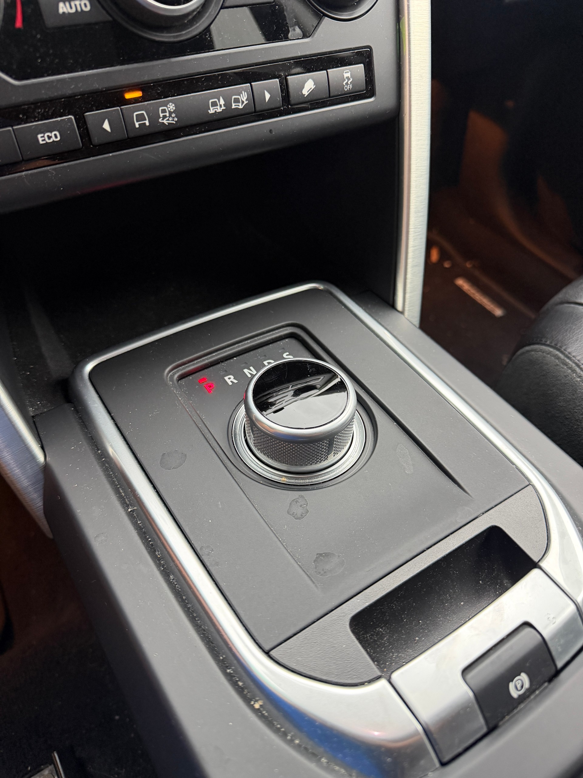 LAND ROVER Discovery Sport 2.0 TD4 Pure AT9-image-11