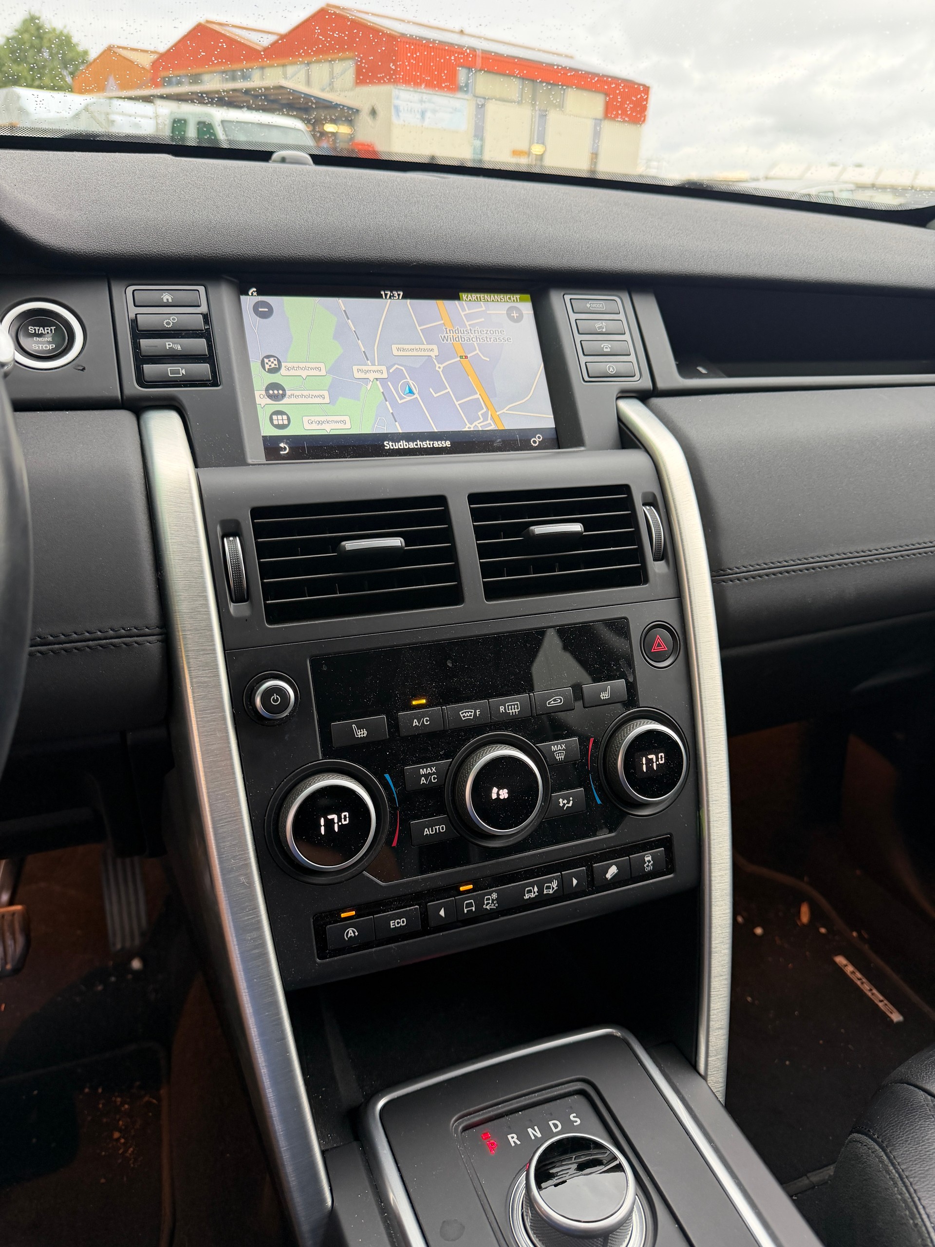 LAND ROVER Discovery Sport 2.0 TD4 Pure AT9-image-10