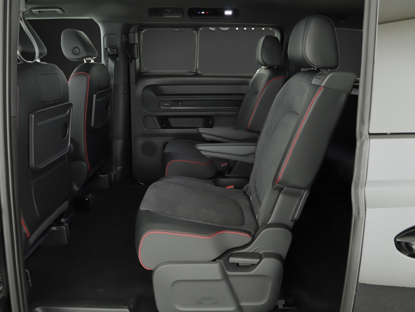 VW ID.Buzz LWB GTX 4 Motion-image-9
