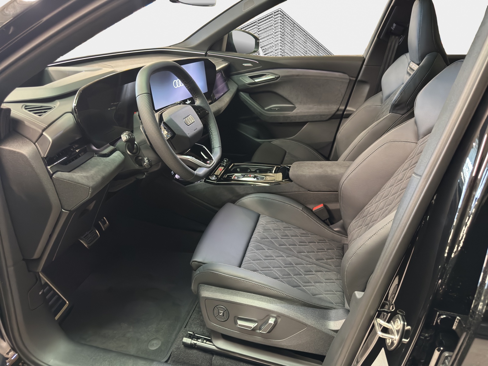 AUDI Q6 e-tron quattro-image-9