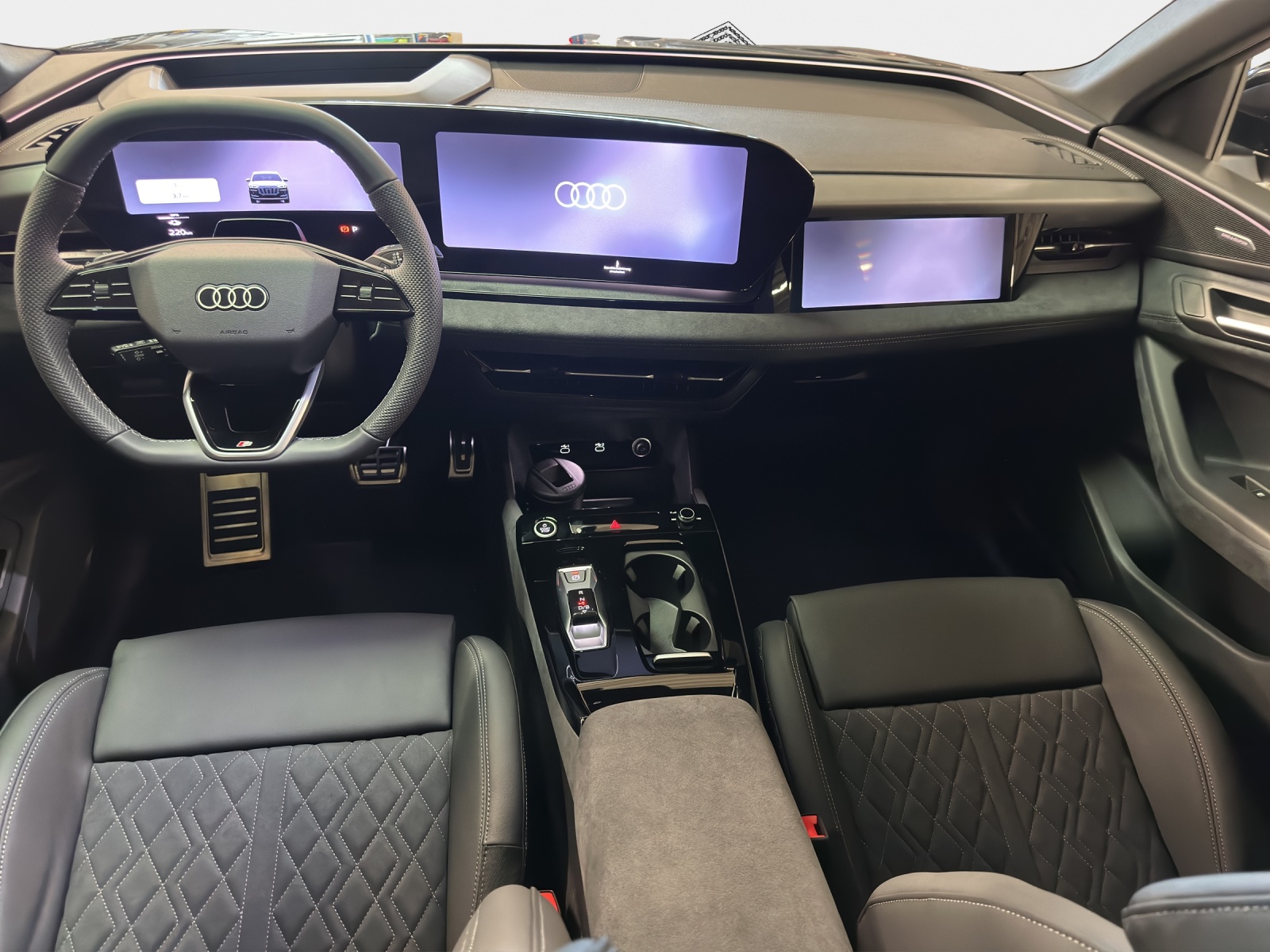 AUDI Q6 e-tron quattro-image-10