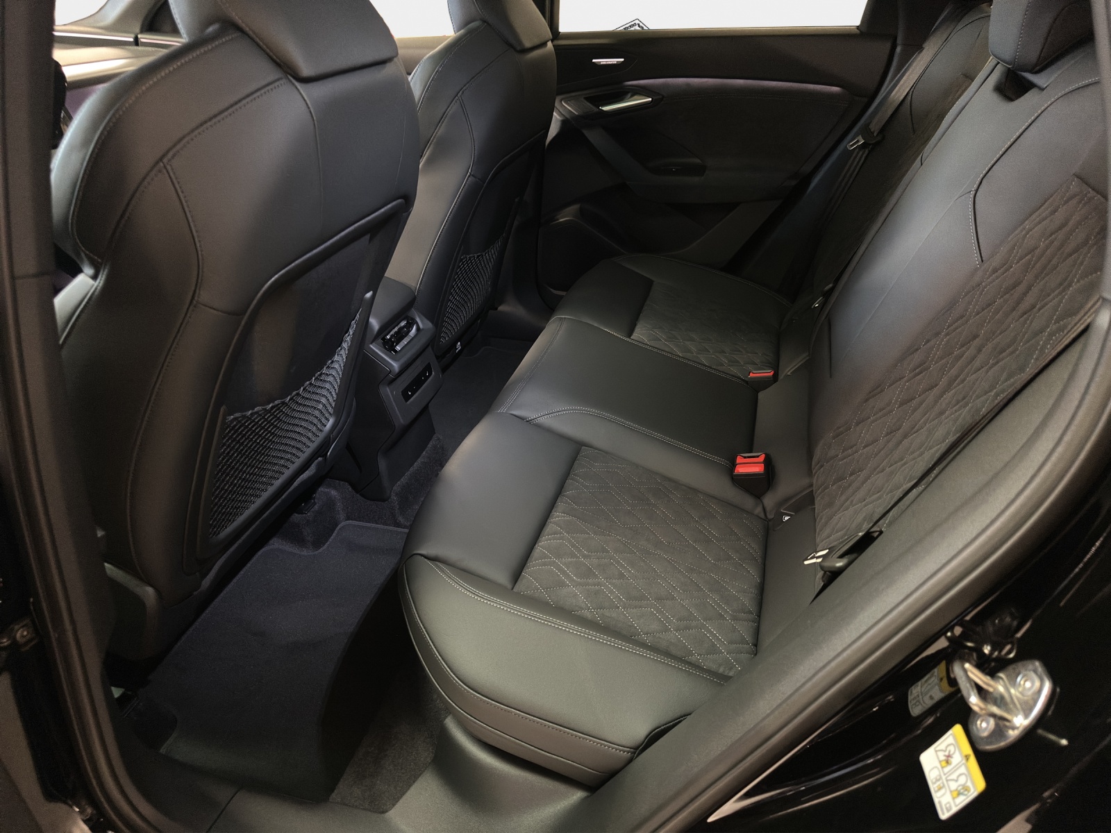 AUDI Q6 e-tron quattro-image-11