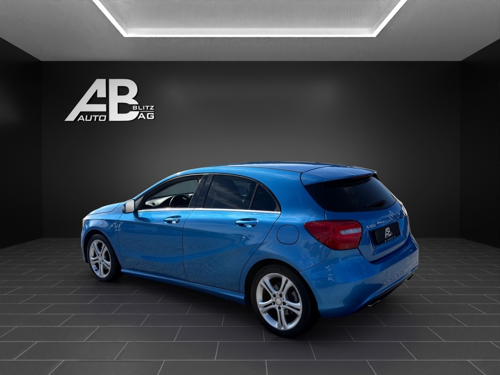 MERCEDES-BENZ A 180 Sport 7G-DCT-image-2