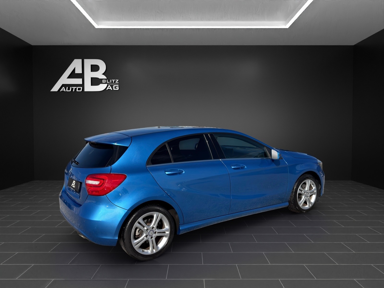 MERCEDES-BENZ A 180 Sport 7G-DCT-image-4