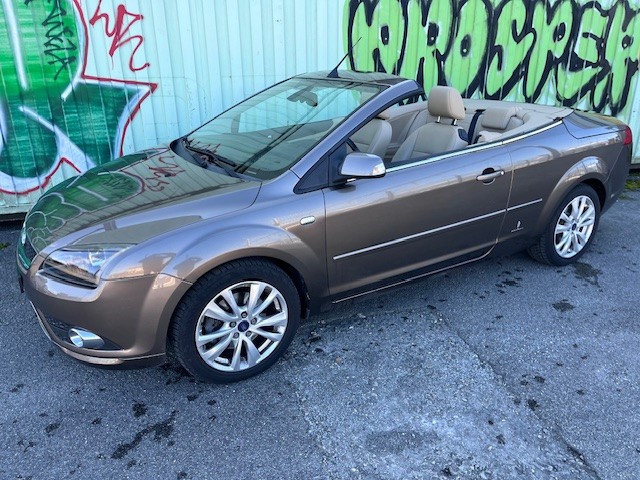 FORD Focus CC 2.0i Titanium Automatic-image-3