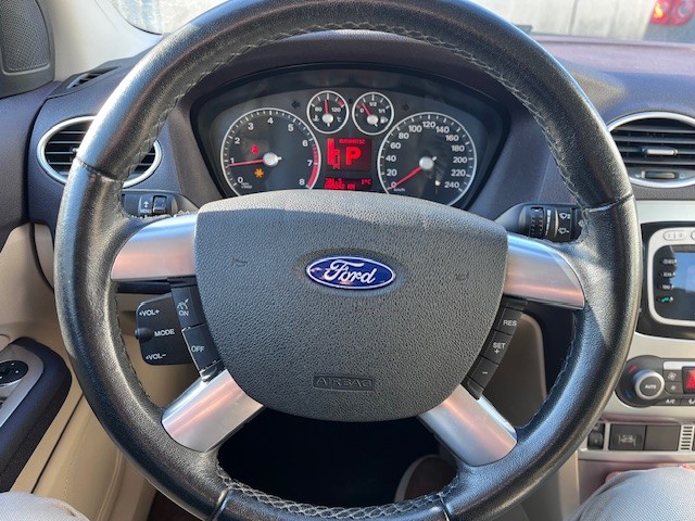 FORD Focus CC 2.0i Titanium Automatic-image-11