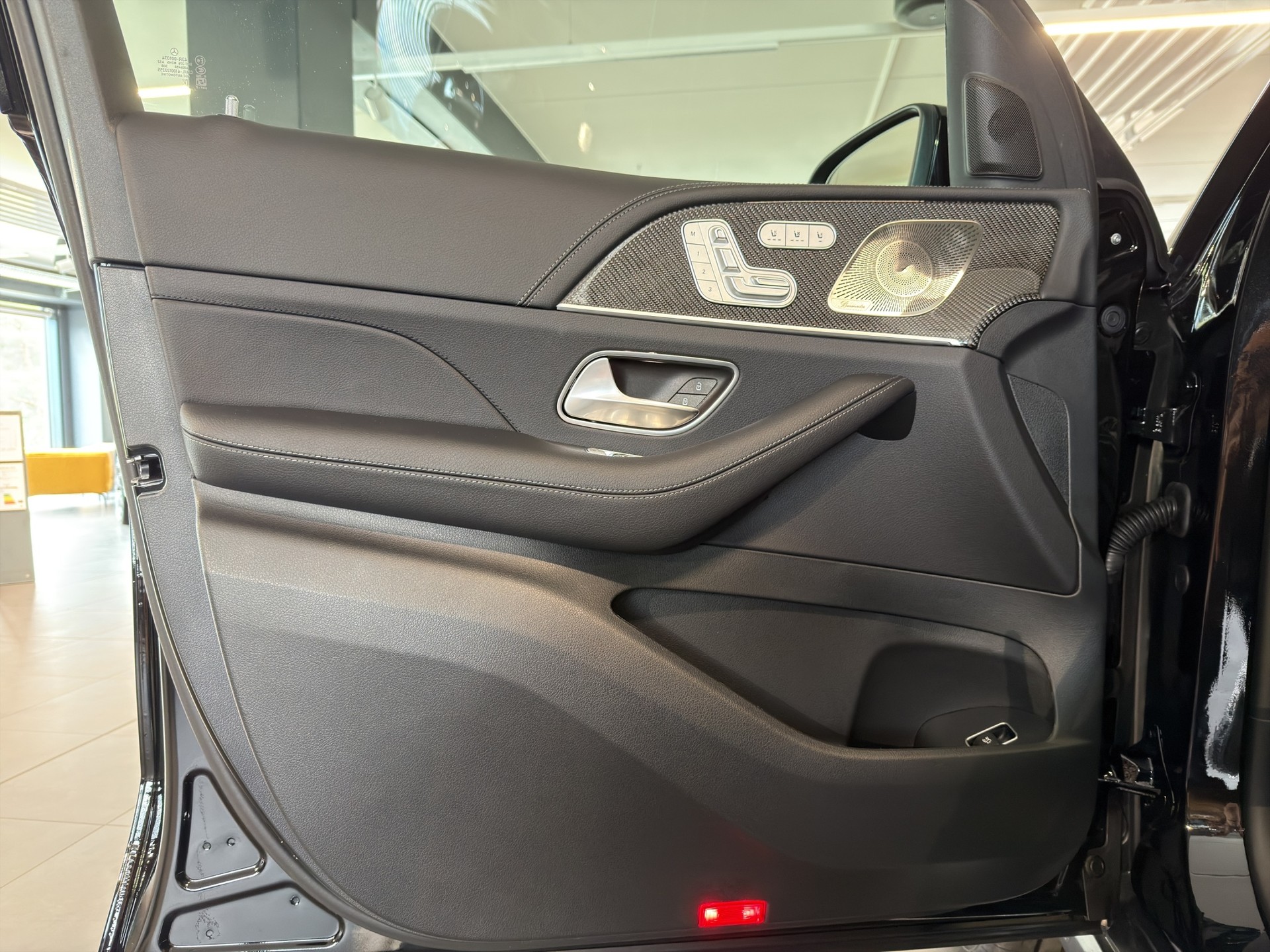MERCEDES-BENZ GLE 300 d 4Matic 9G-Tronic-image-9