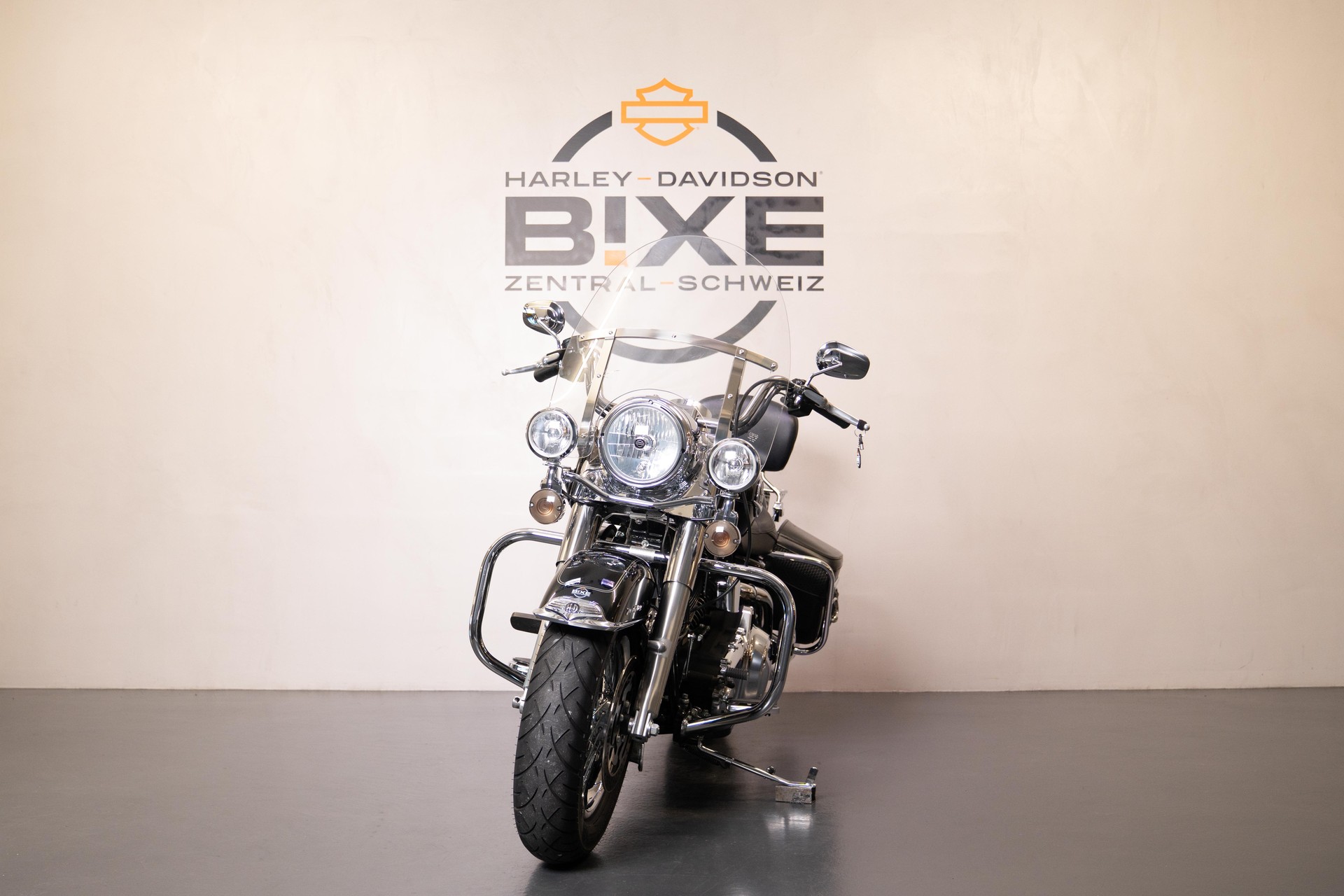 HARLEY-DAVIDSON FLHRC Road King Classic ABS-showroom-element-2