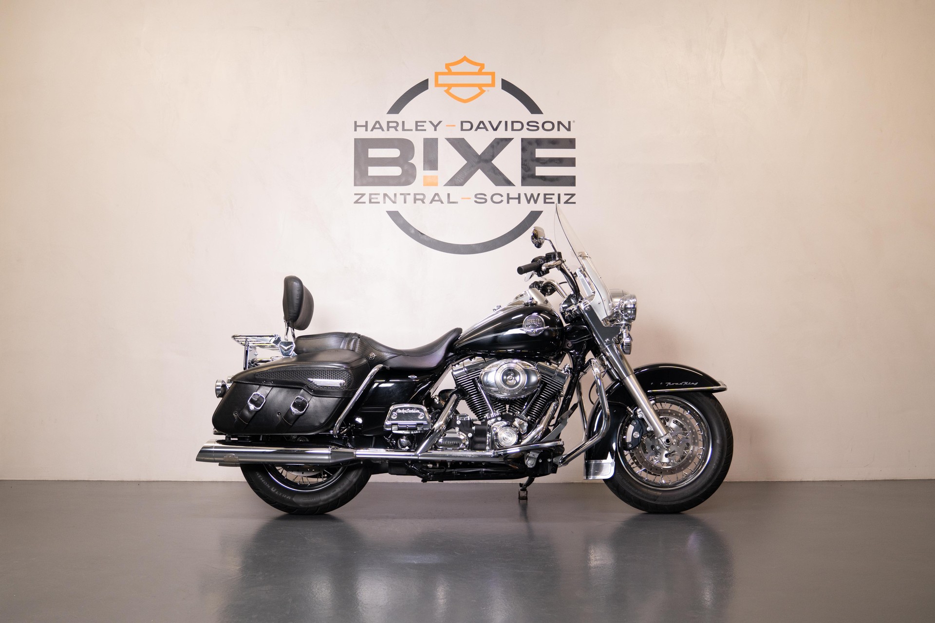 HARLEY-DAVIDSON FLHRC Road King Classic ABS