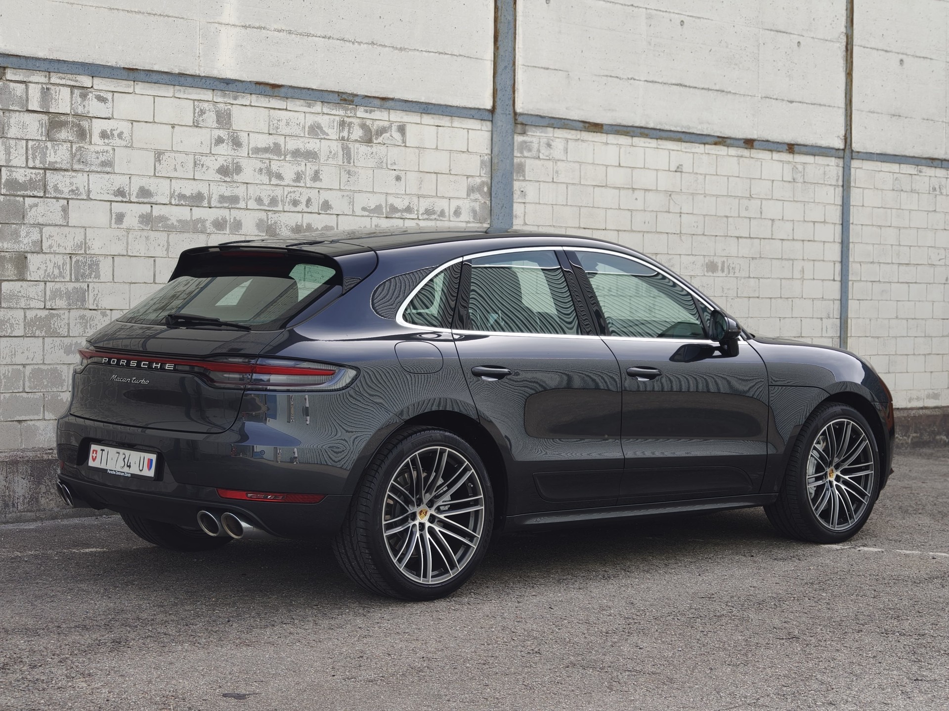 PORSCHE Macan Turbo PDK-image-3