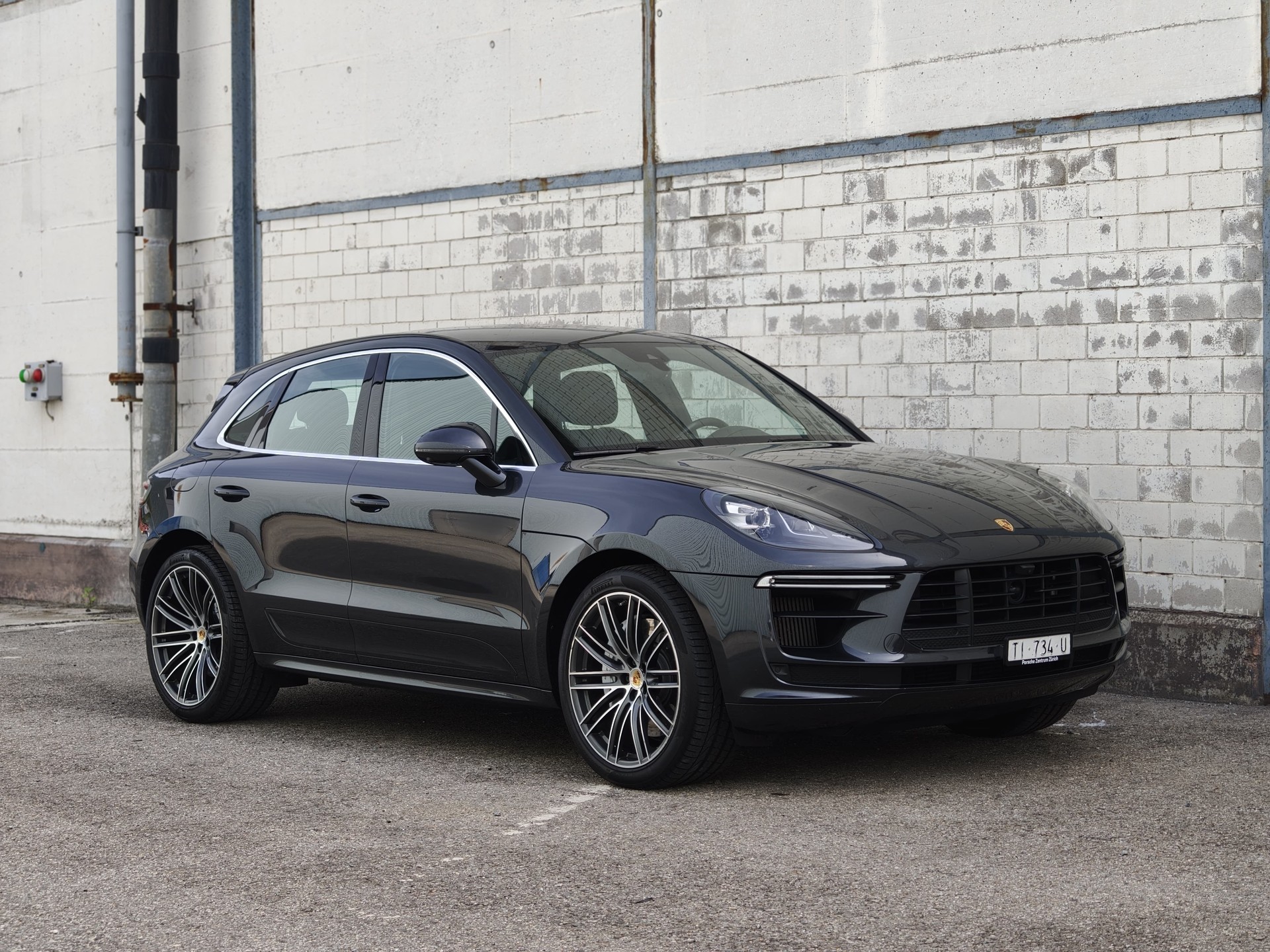 PORSCHE Macan Turbo PDK-image-0