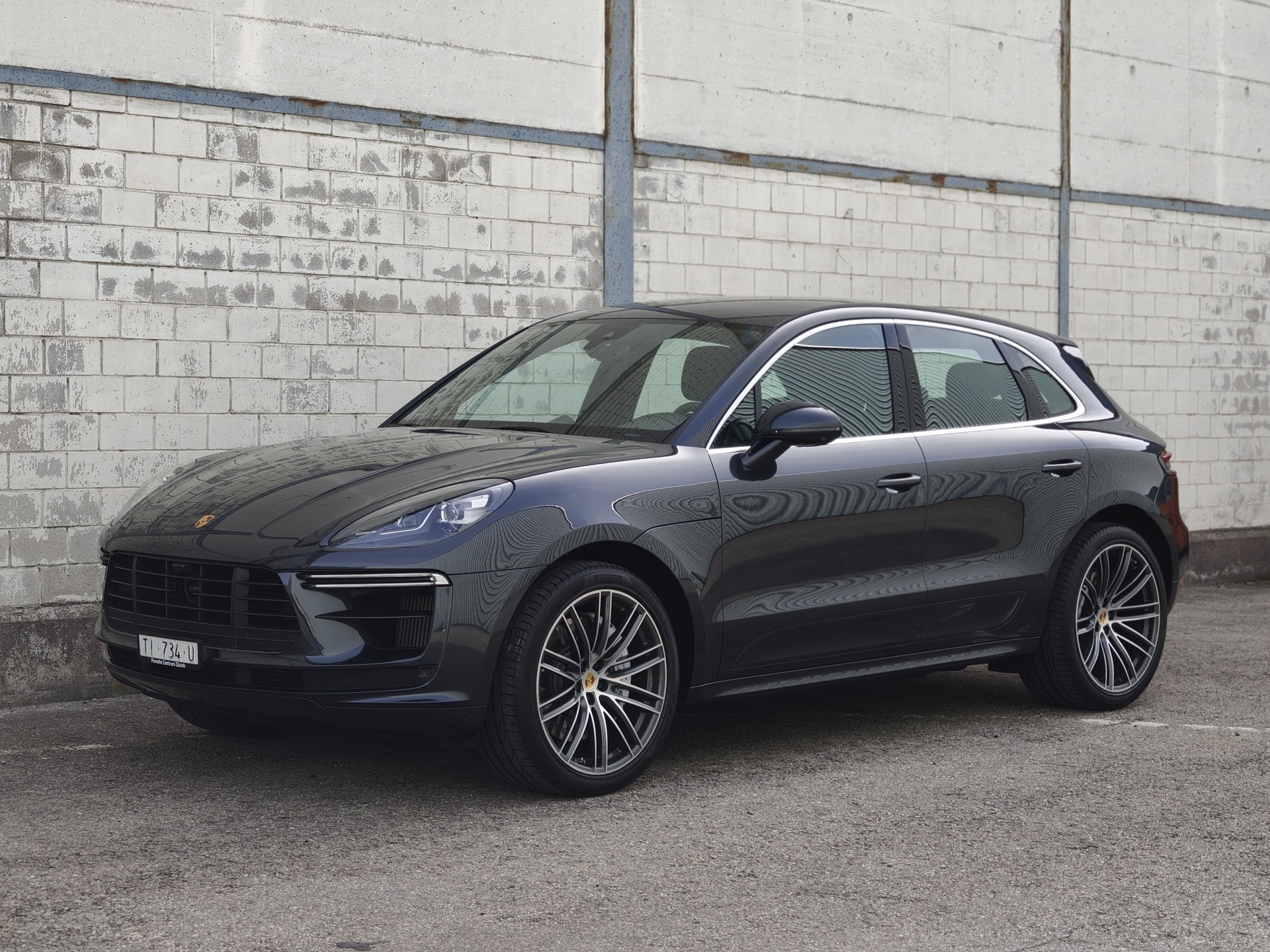 PORSCHE Macan Turbo PDK-image-5