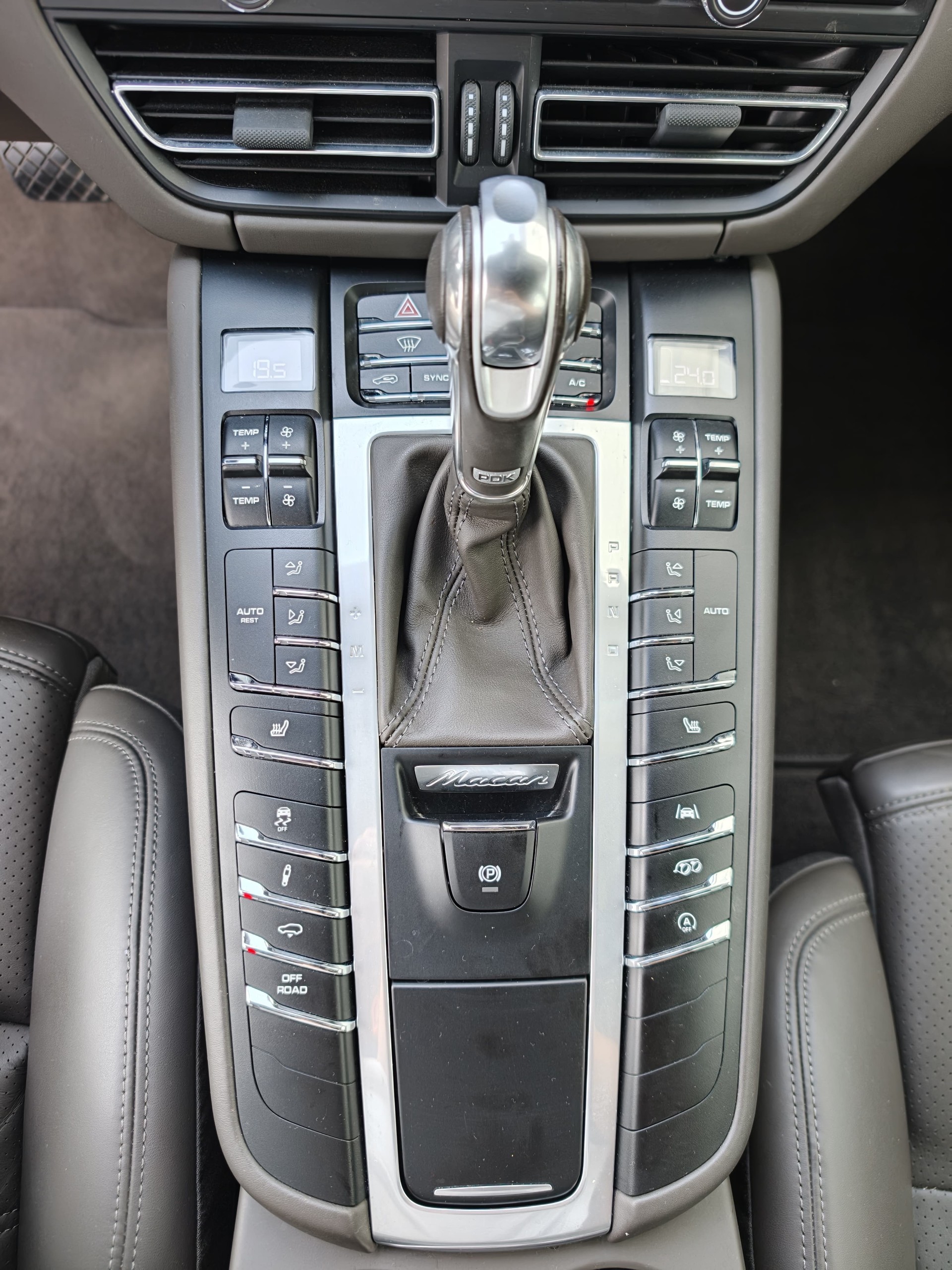 PORSCHE Macan Turbo PDK-image-8
