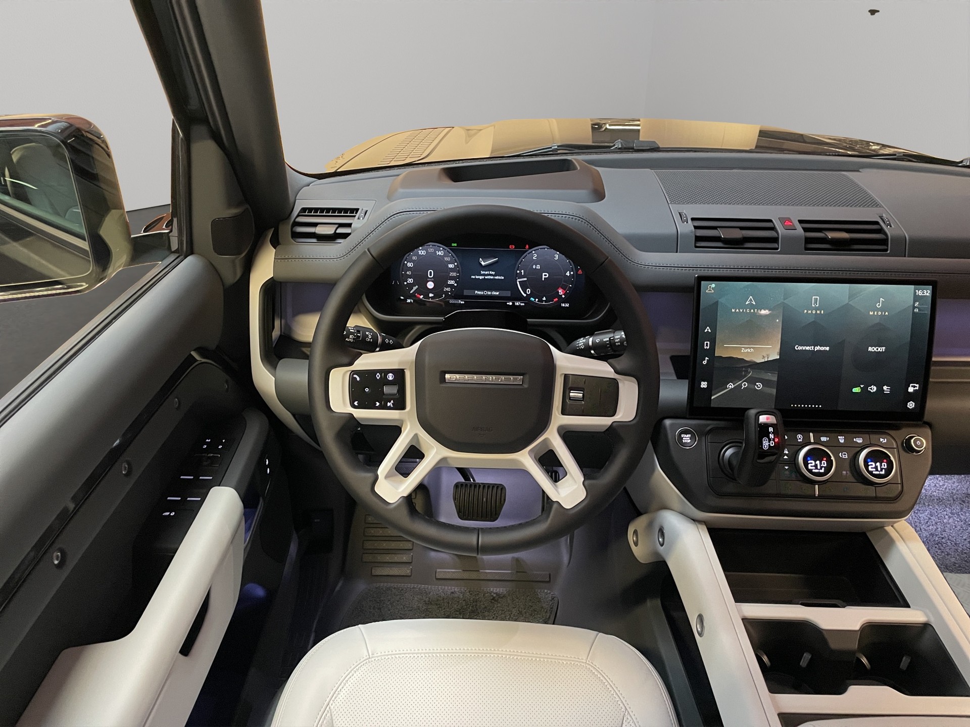 LAND ROVER Defender 110 3.0 D I6 350 X-Dynamic HSE-image-10