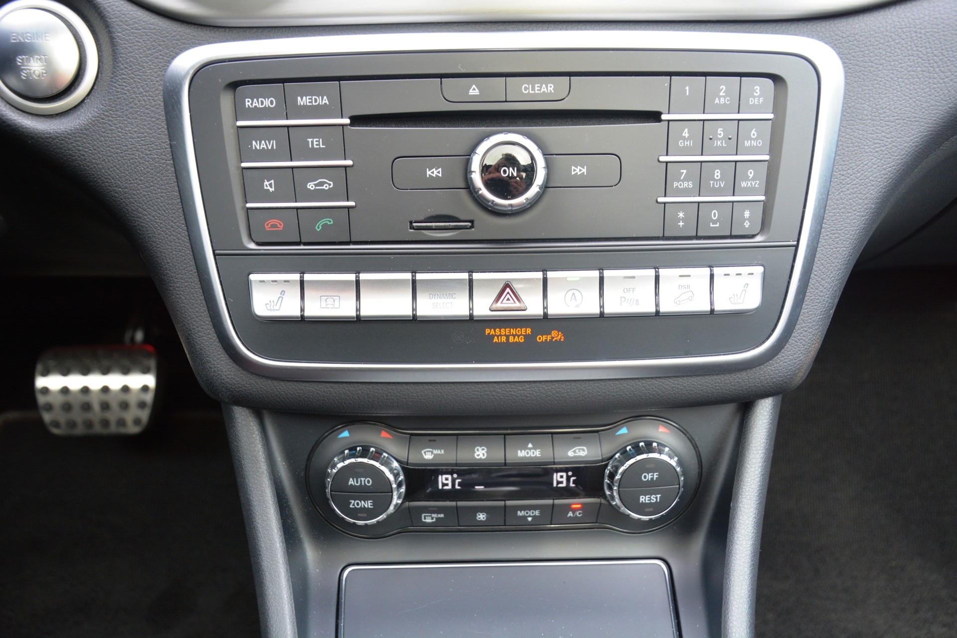 MERCEDES-BENZ GLA 250 AMG Line 4Matic 7G-DCT-image-11