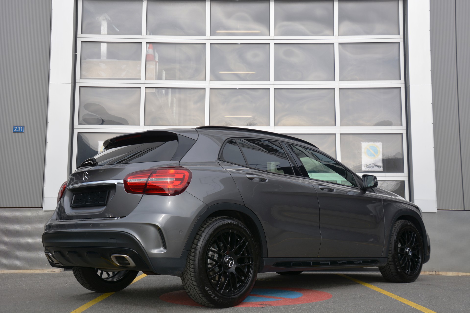 MERCEDES-BENZ GLA 250 AMG Line 4Matic 7G-DCT-image-1