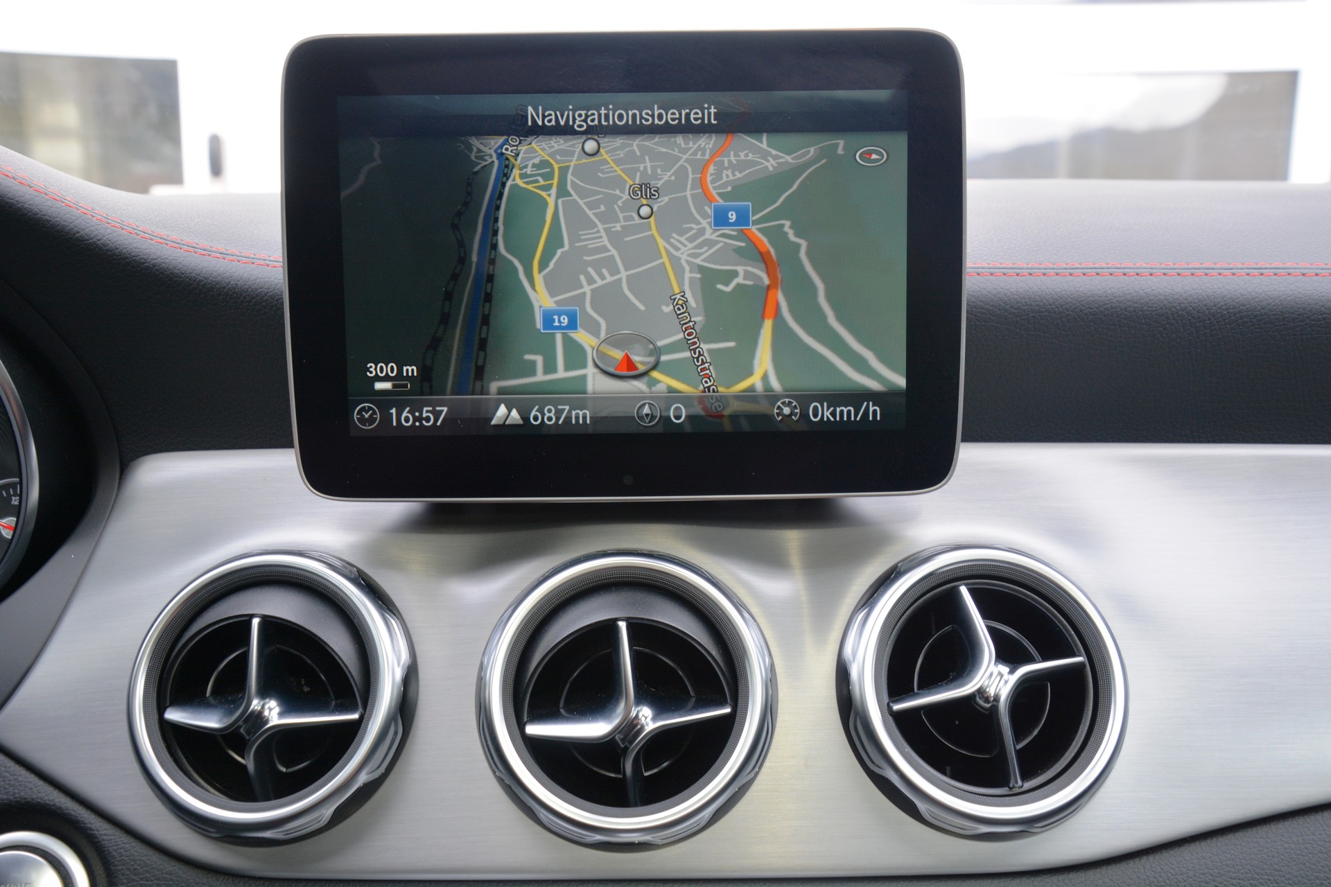 MERCEDES-BENZ GLA 250 AMG Line 4Matic 7G-DCT-image-8