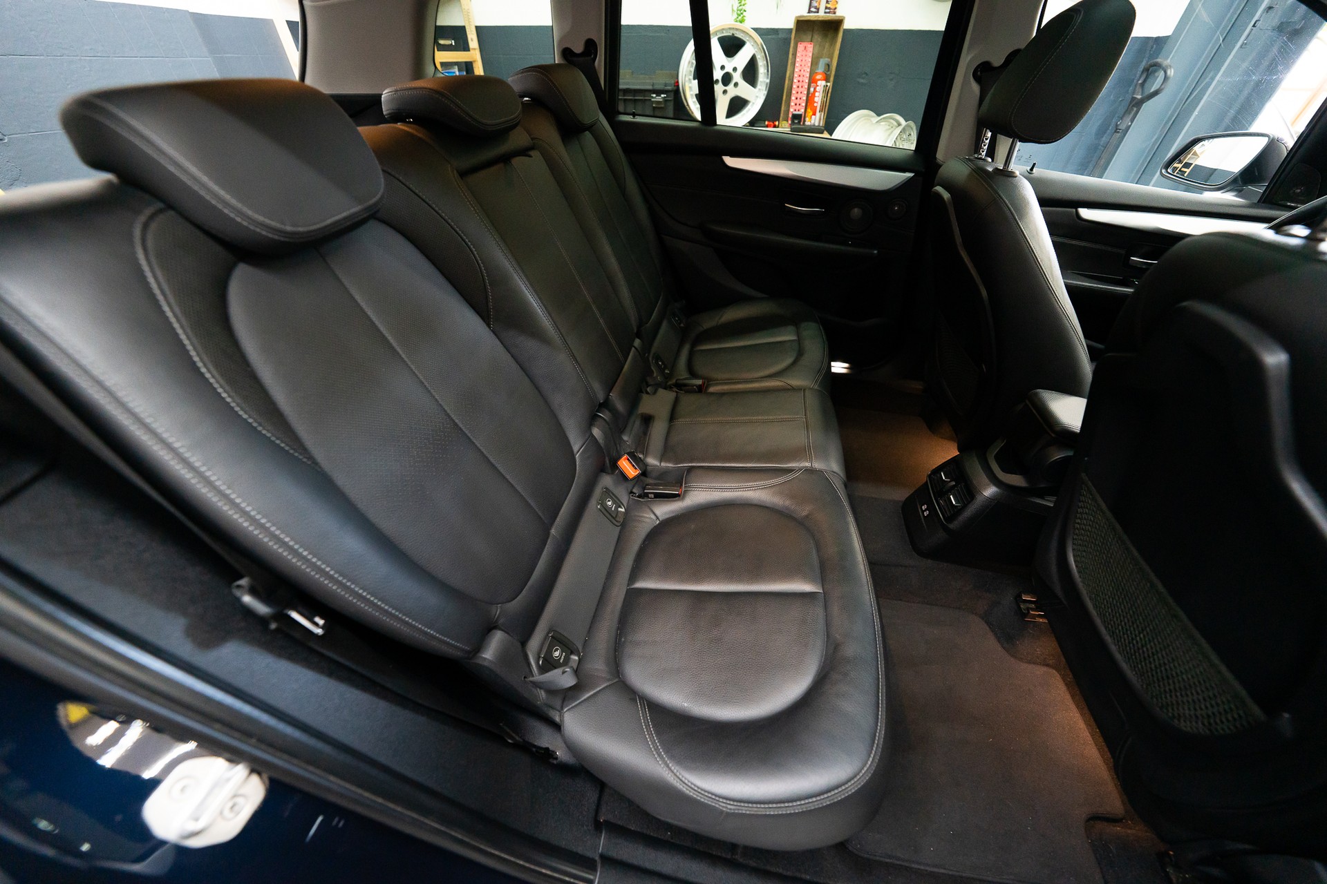 BMW 216i Gran Tourer Luxury Line-image-12