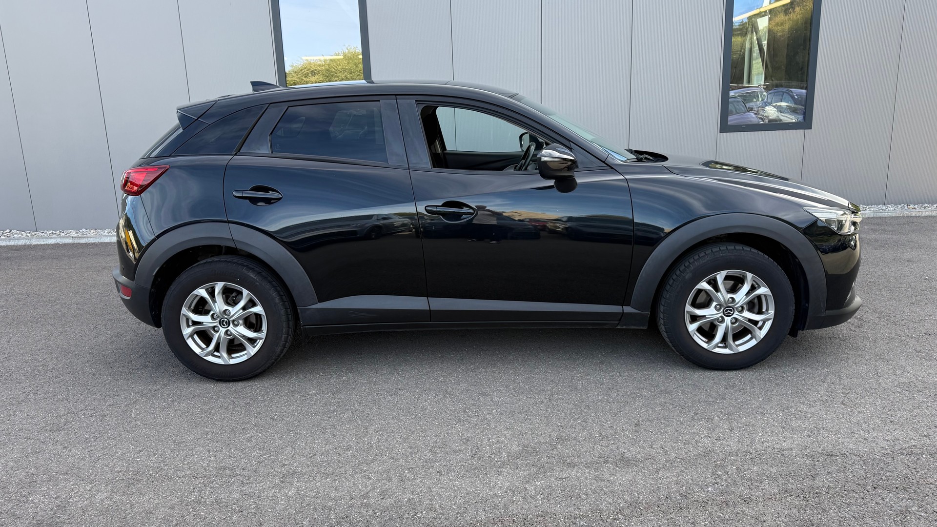 MAZDA CX-3 2.0 Revolution FWD Skyactiv Drive-image-3