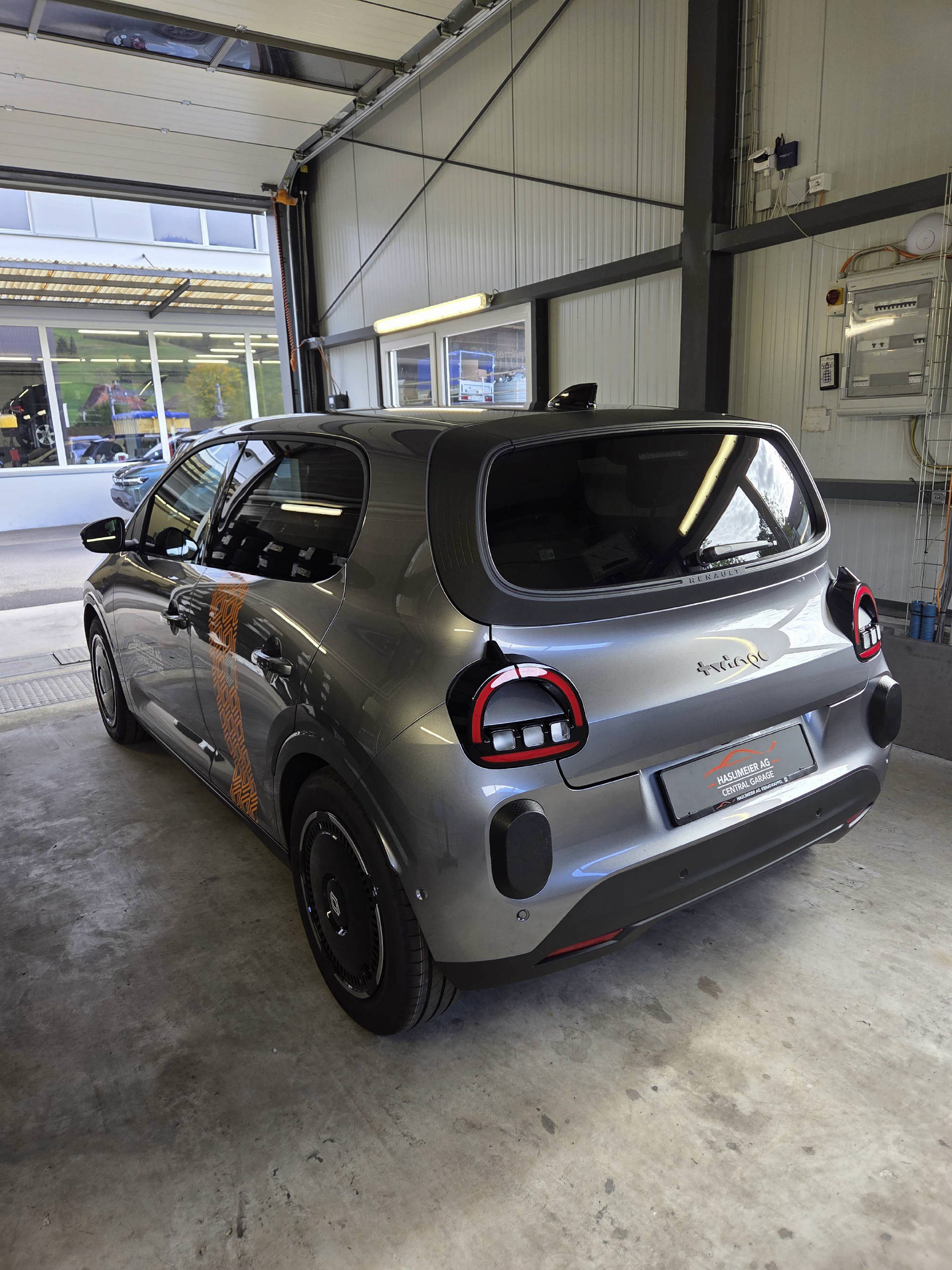 RENAULT Twingo E-Tech Urban Range techno-image-2
