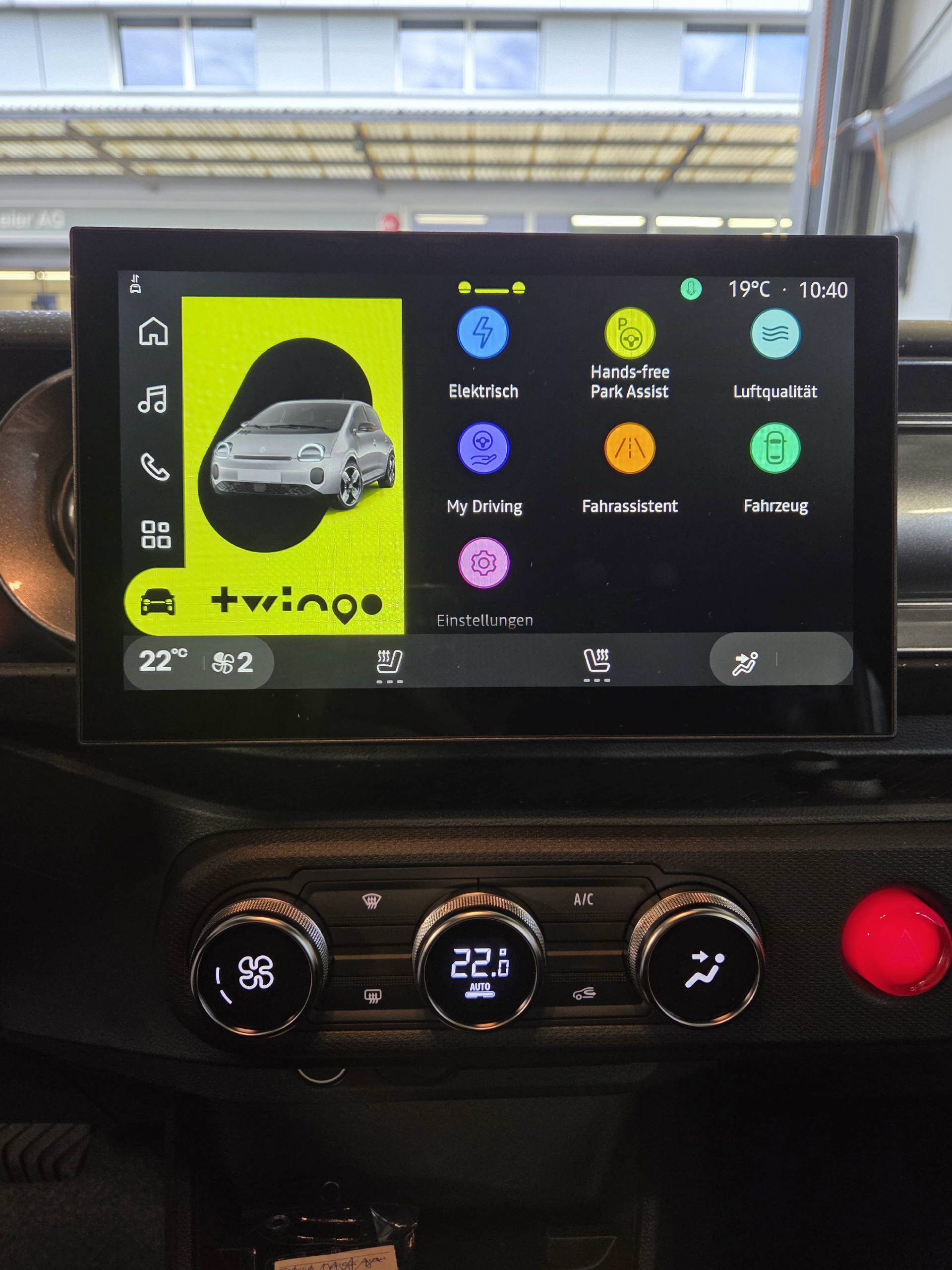 RENAULT Twingo E-Tech Urban Range techno-image-9